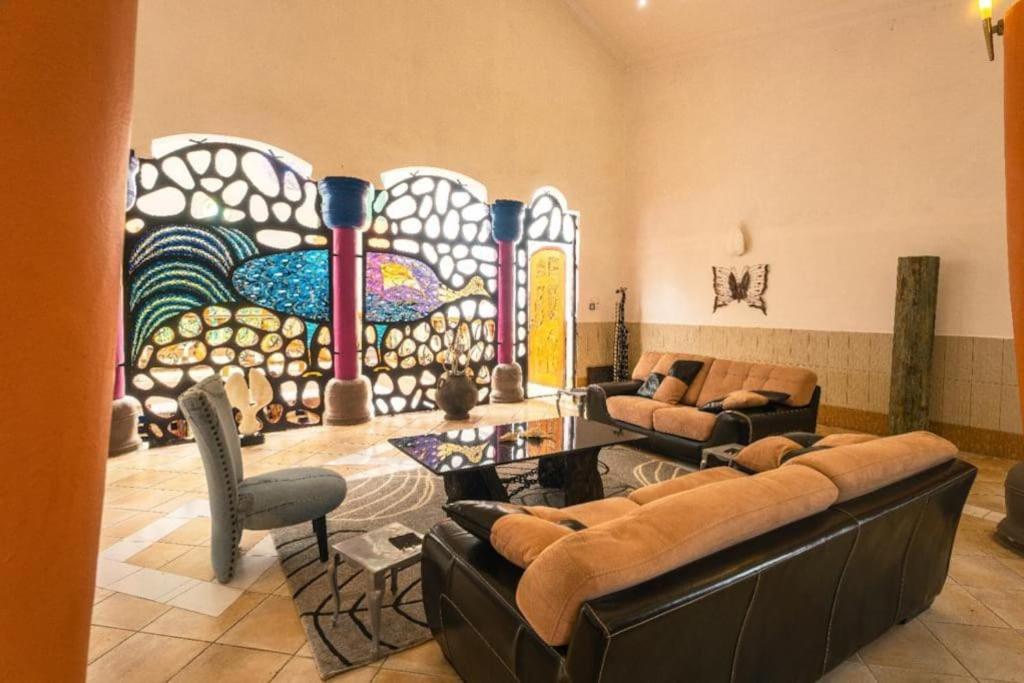 Villa Gaudi (Gaoudi)