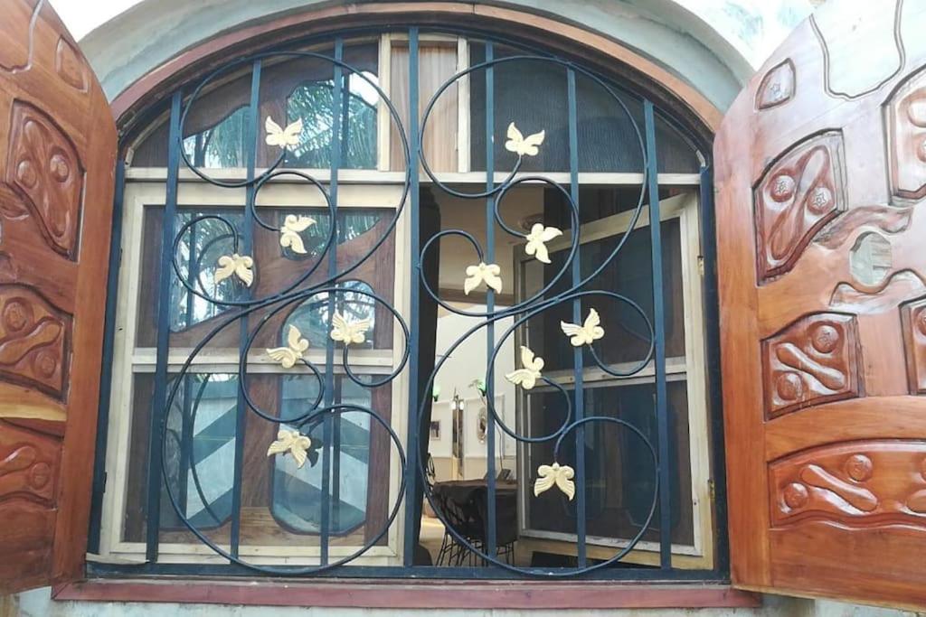 Villa Gaudi (Gaoudi)