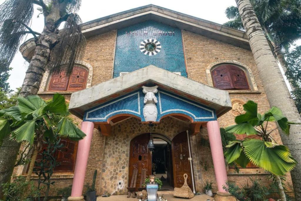 Villa Gaudi (Gaoudi)