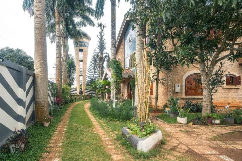 Villa Gaudi (Gaoudi)