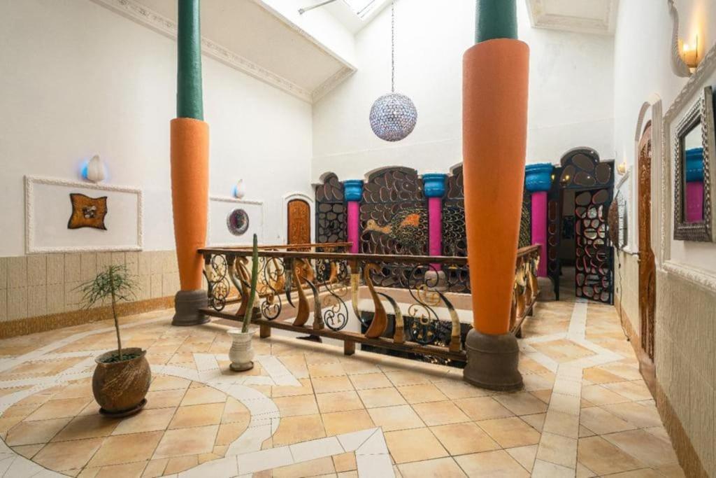 Villa Gaudi (Gaoudi)