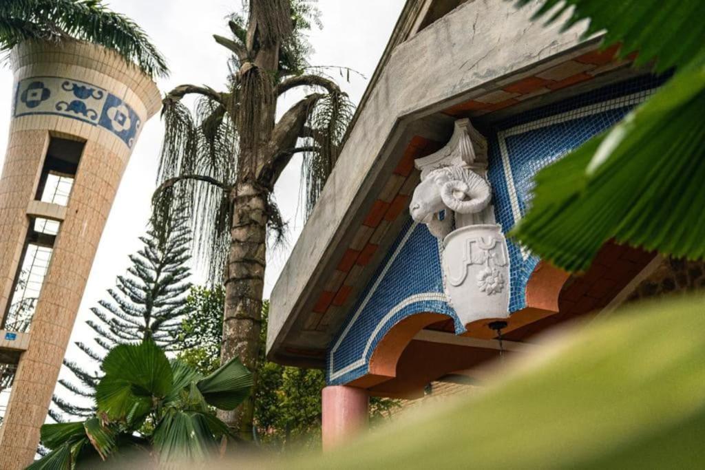 Villa Gaudi (Gaoudi)
