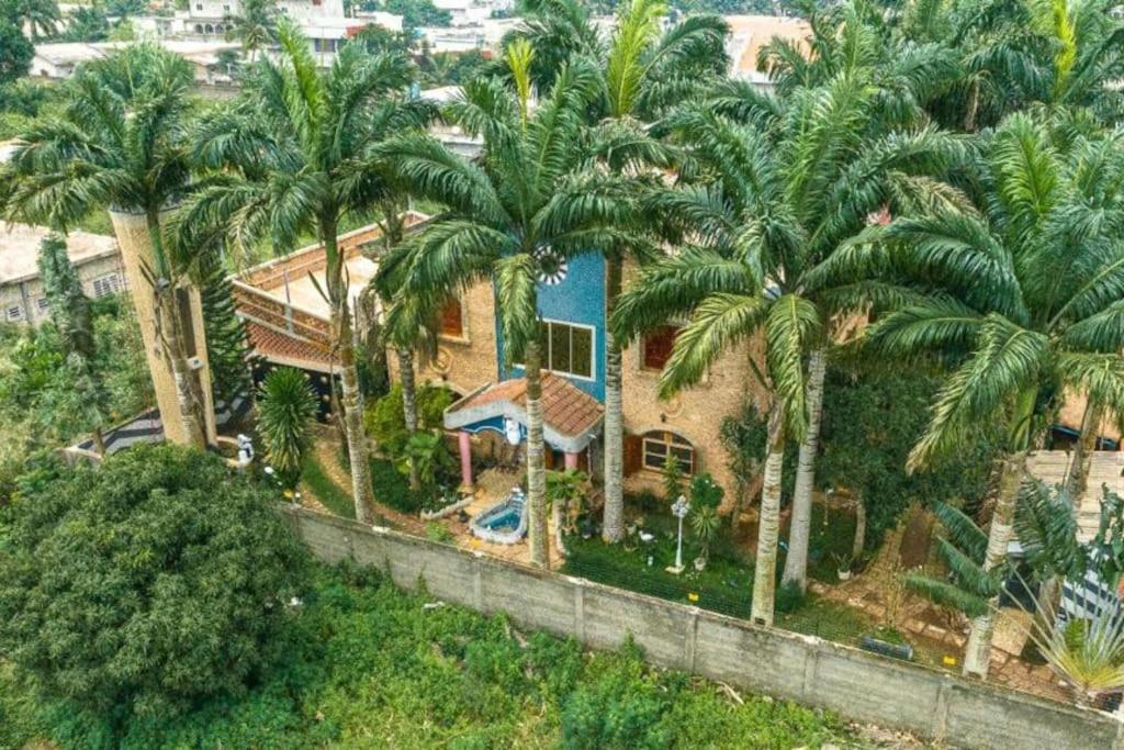 Villa Gaudi (Gaoudi)