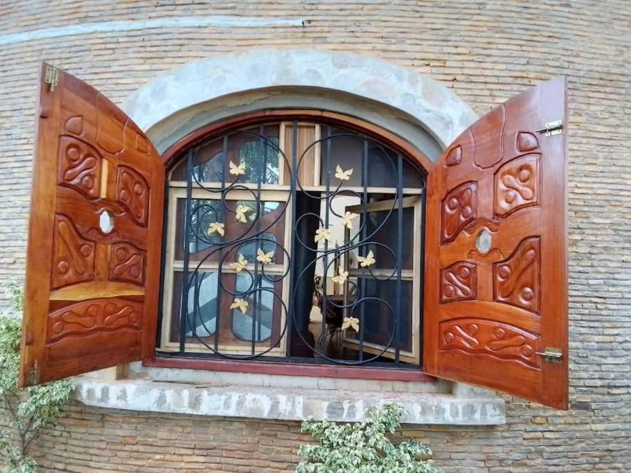 Villa Gaudi (Gaoudi)