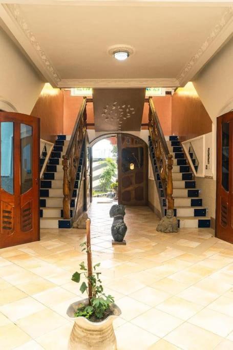 Villa Gaudi (Gaoudi)