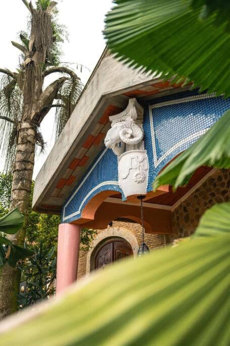 Villa Gaudi (Gaoudi)