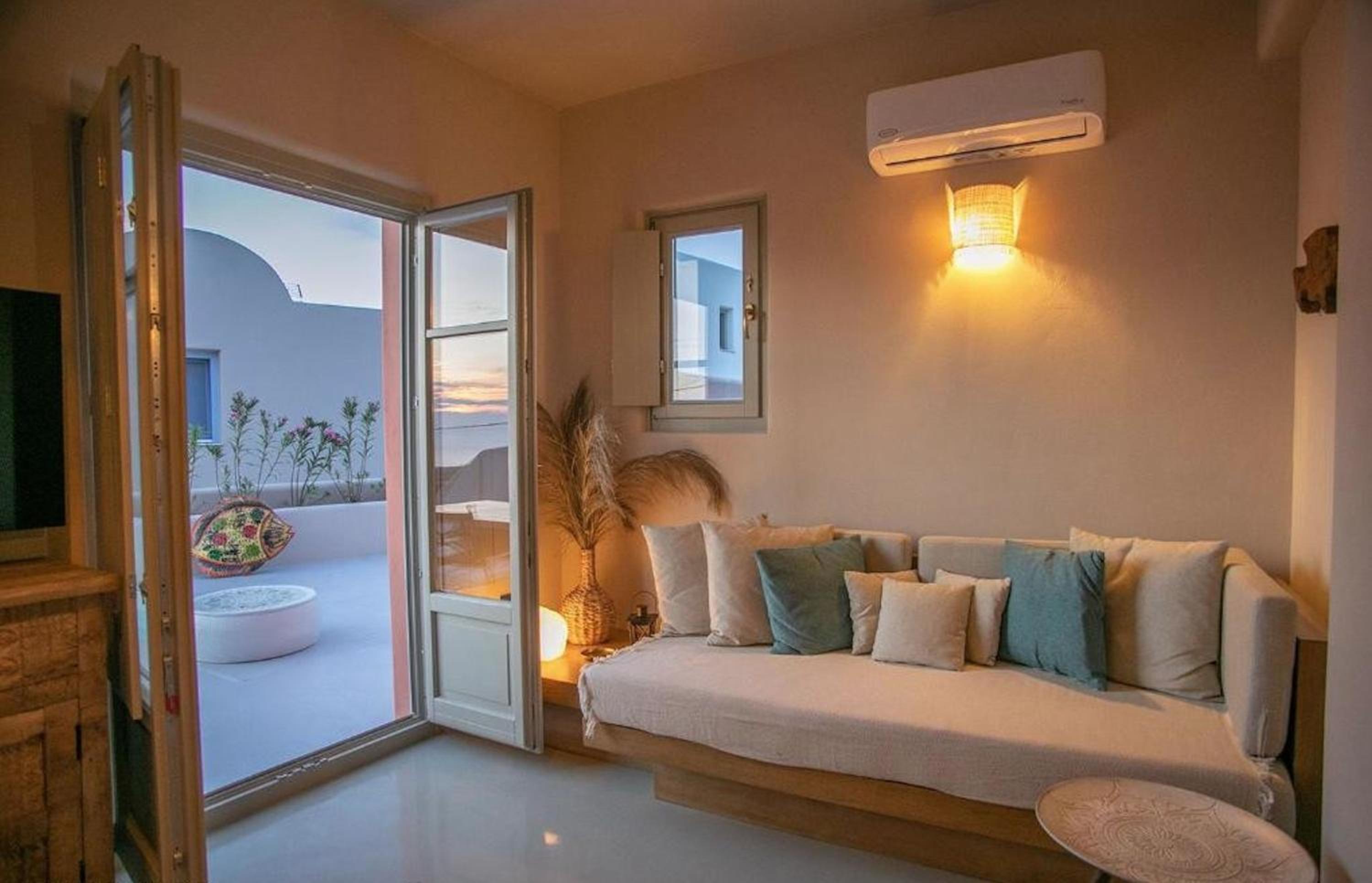 Signature Santorini Villa 2 Bedroom Villa Private Jetted Pool & Beautiful photo 5