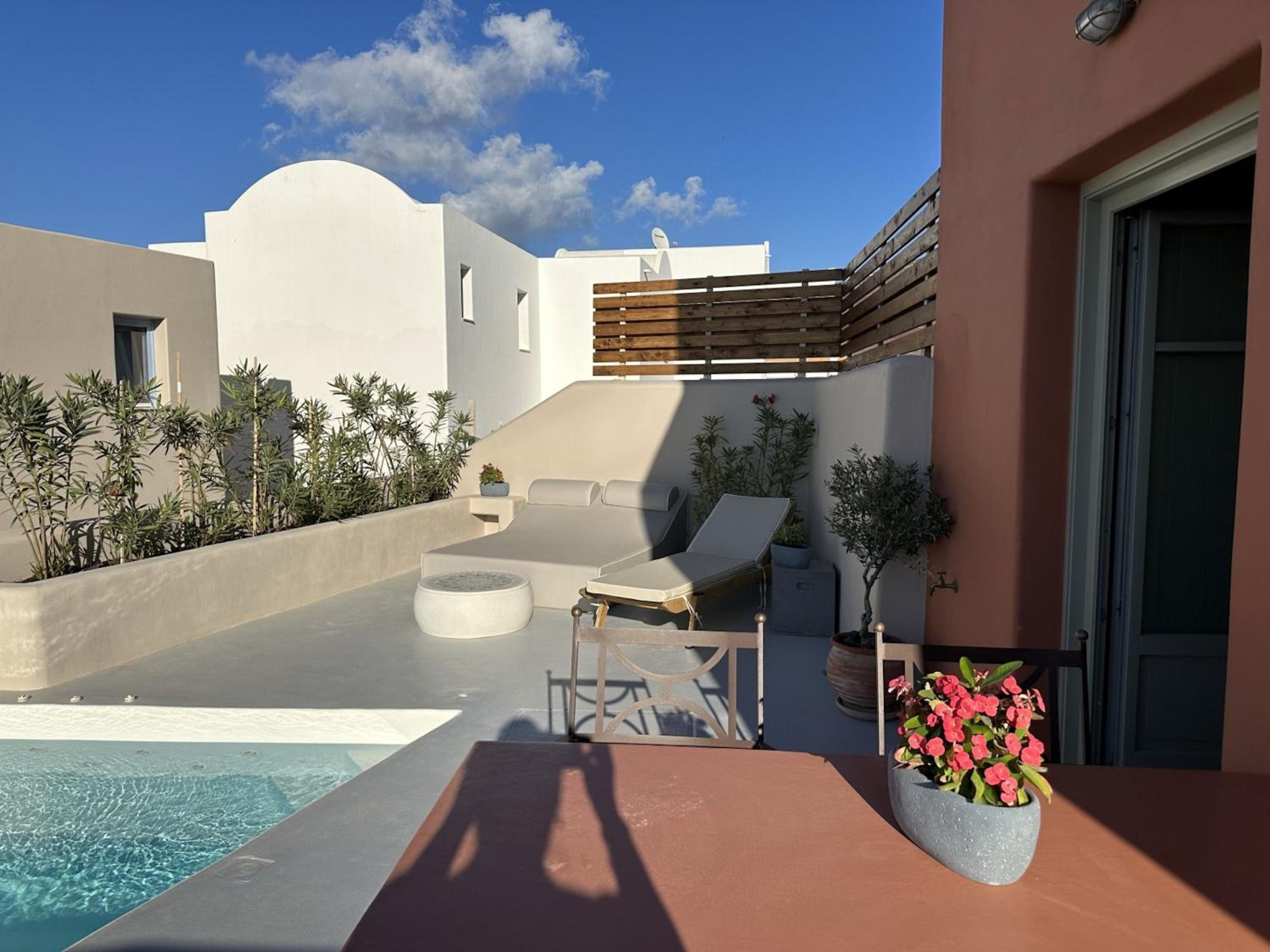Signature Santorini Villa 2 Bedroom Villa Private Jetted Pool & Beautiful photo 4