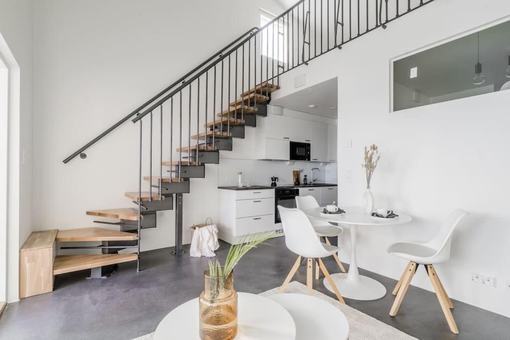 Kotimaailma - Furnished Apartment in Vantaa with key code