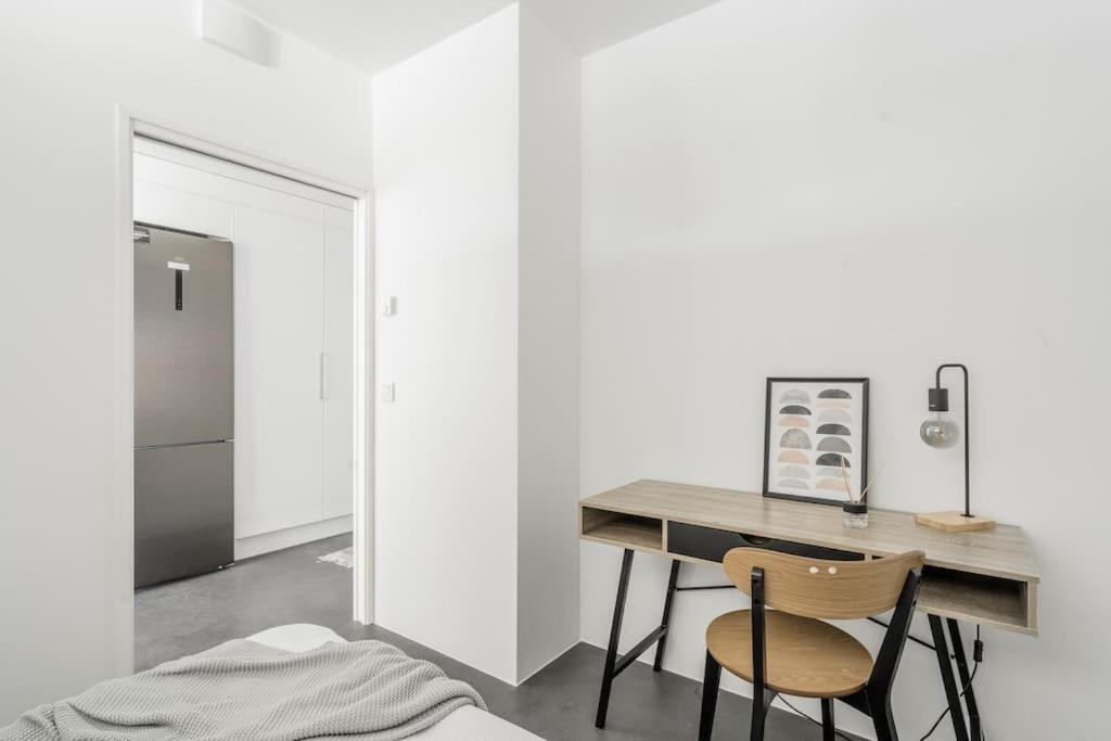 Kotimaailma - Furnished Apartment in Vantaa with key code