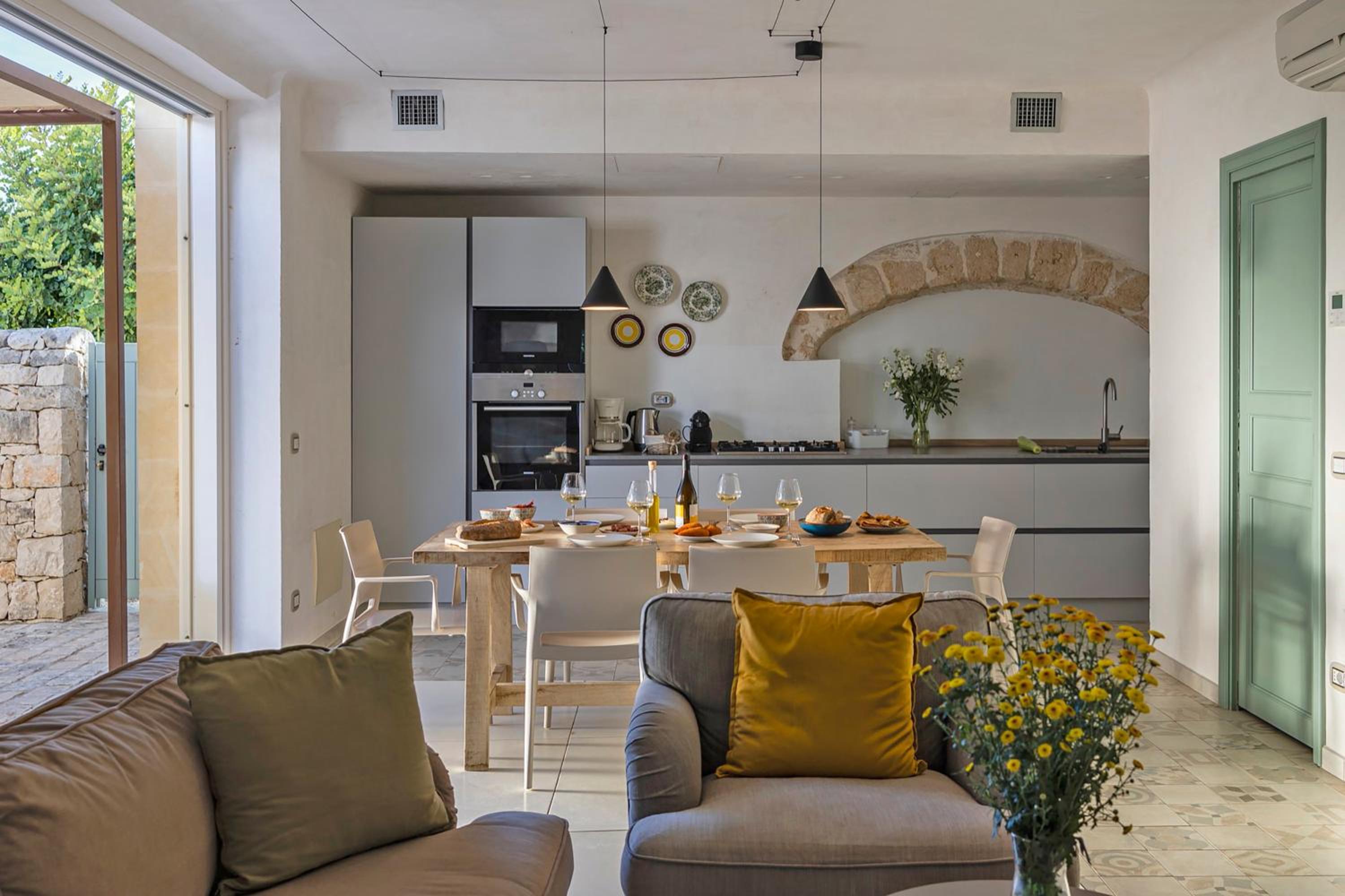 Villa Pruno - Happy Rentals view 3
