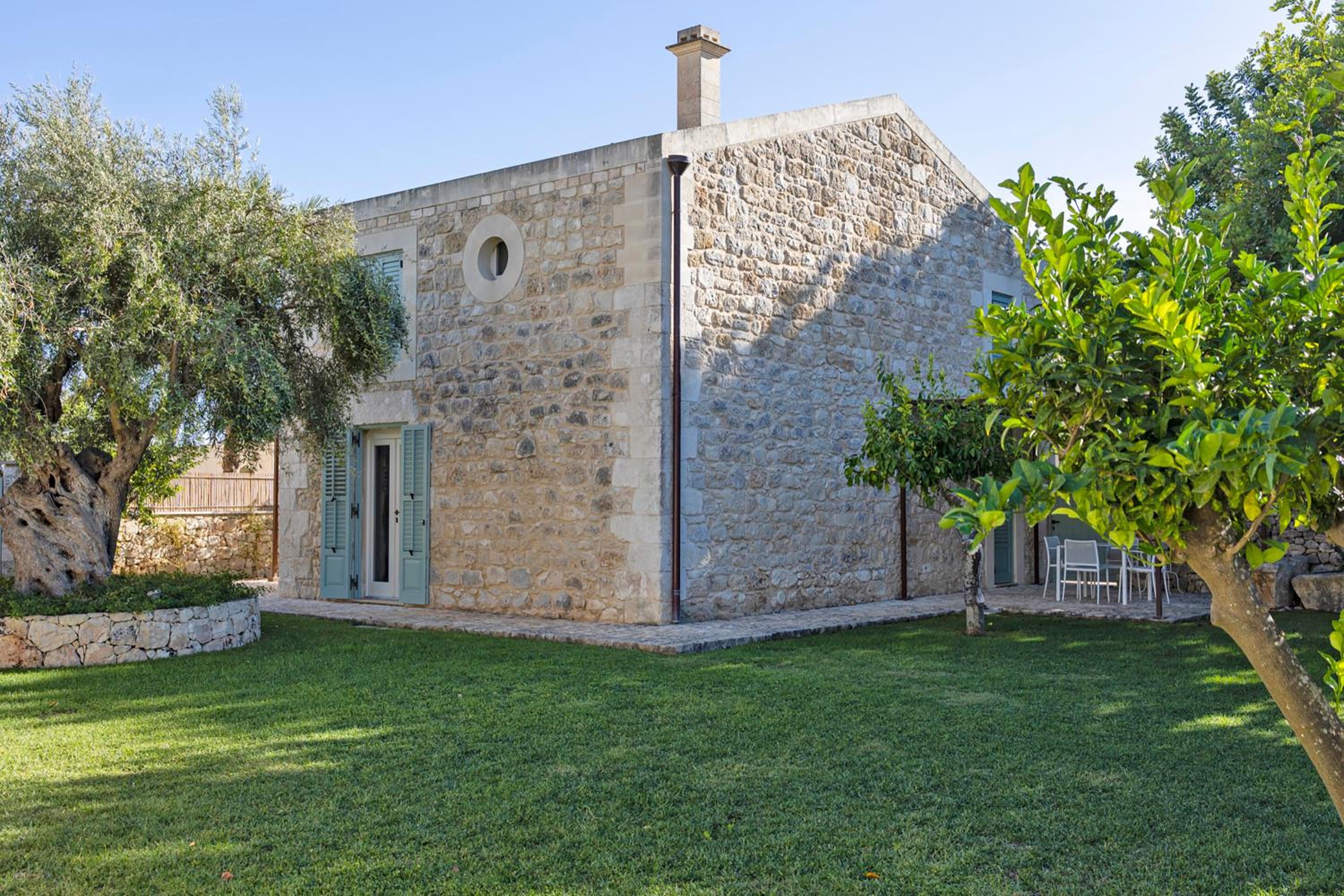 Villa Pruno - Happy Rentals view 2