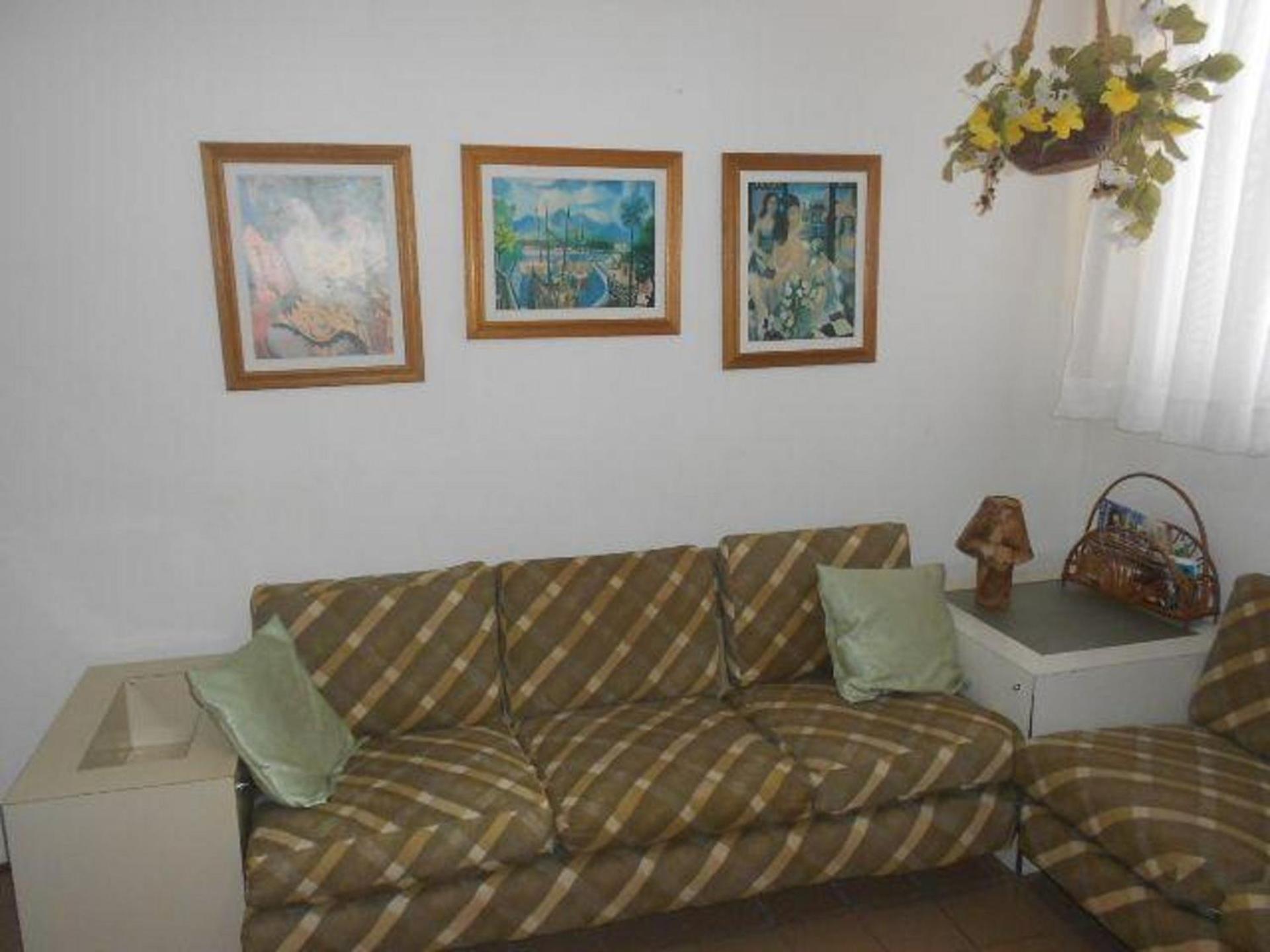 apto. prainha martim de sá 2 dor. pé na areia