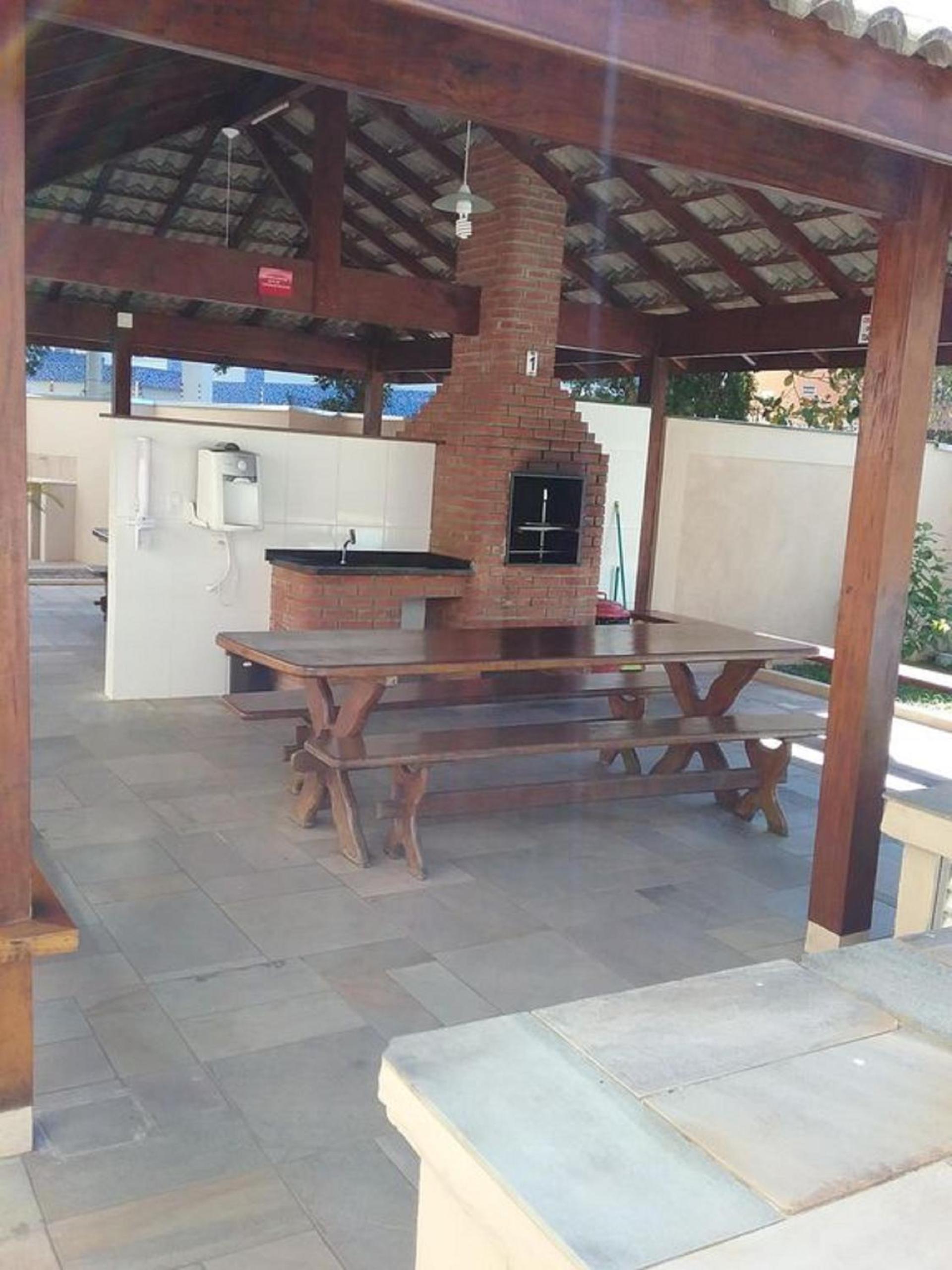 apto. prainha martim de sá 2 dor. pé na areia