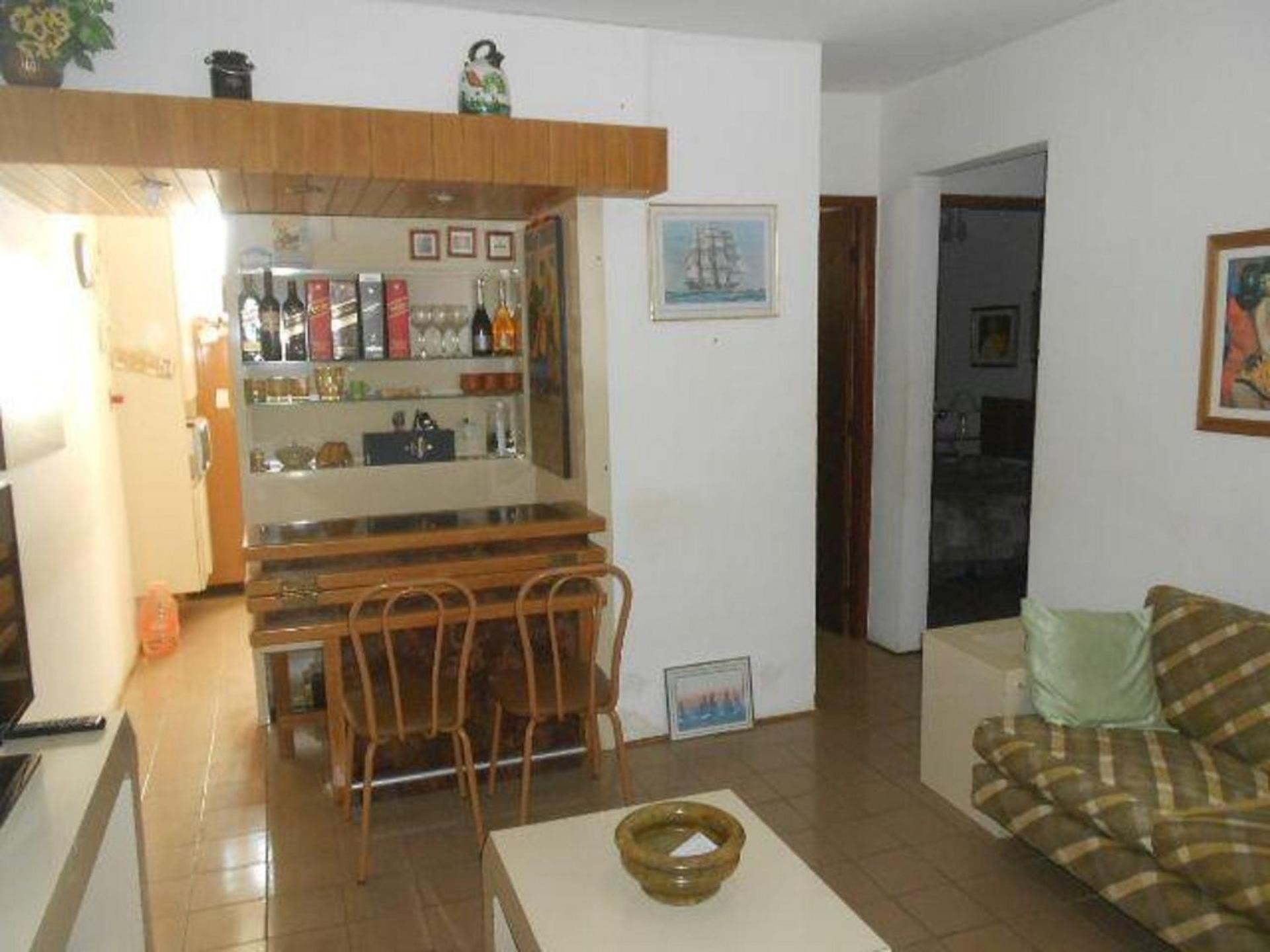 apto. prainha martim de sá 2 dor. pé na areia