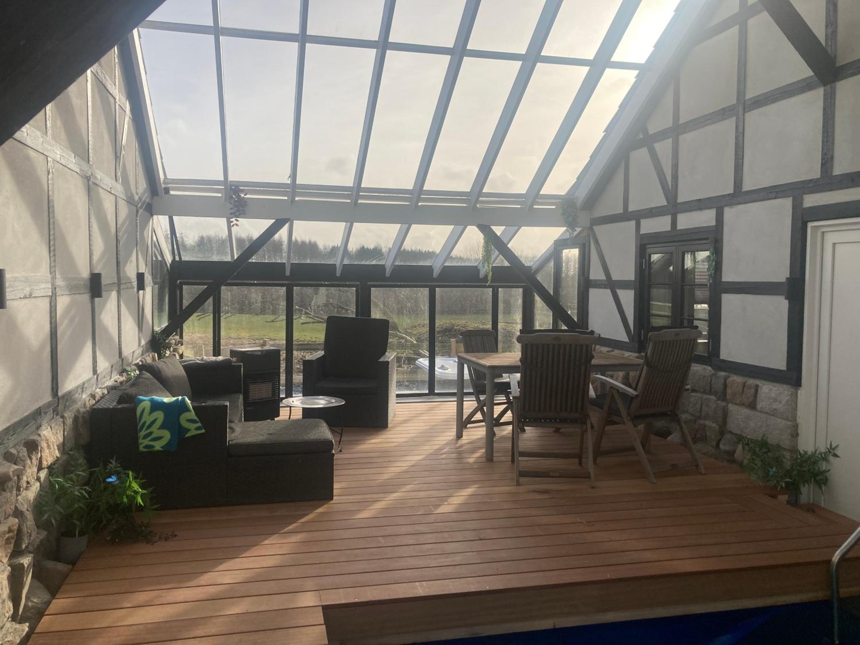 Poolhouse, no smoking everywhere