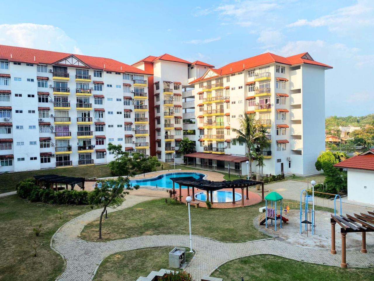 Ennys Homestay Port Dickson 2 Bedroom with pool photo 5