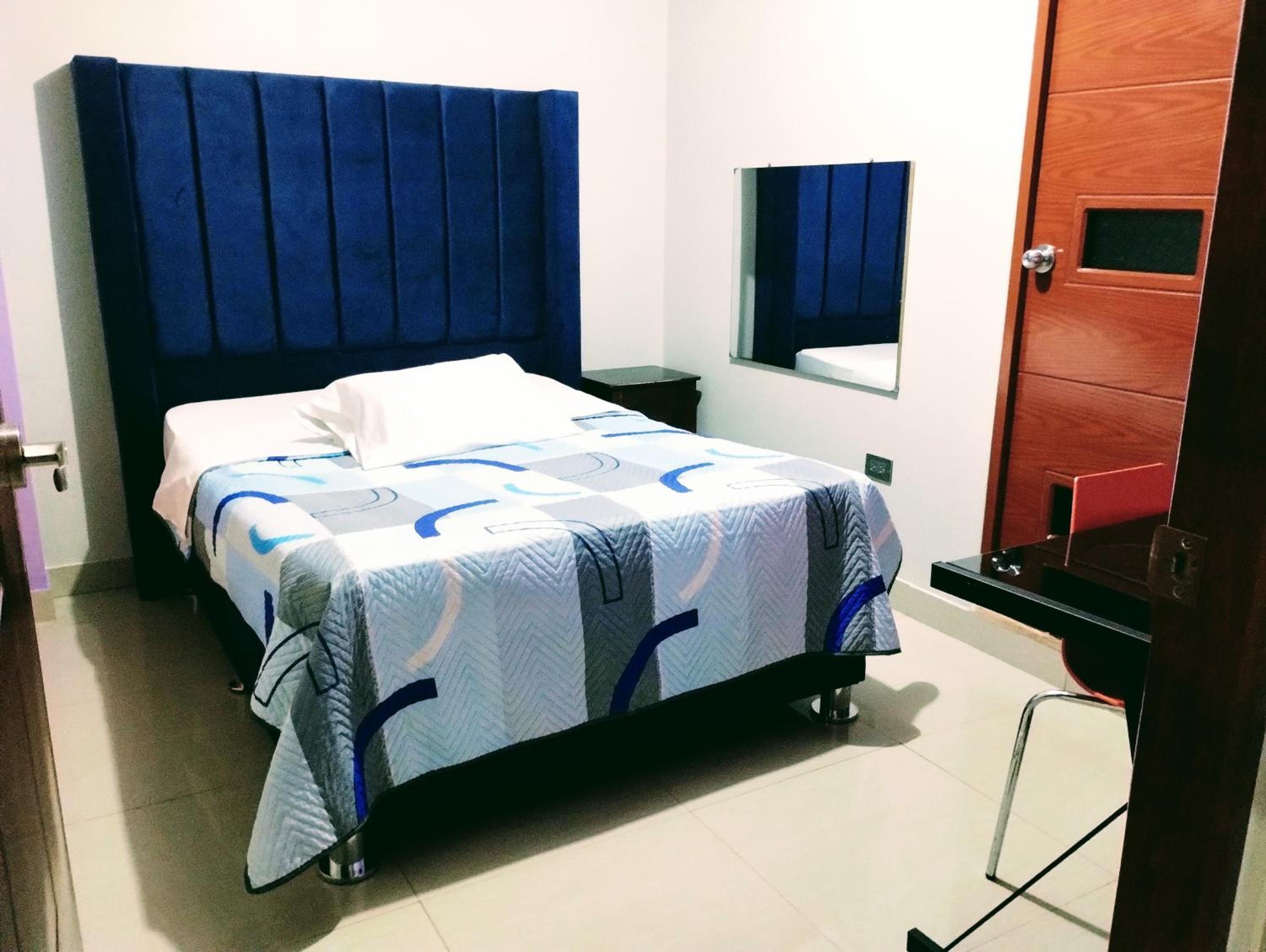 HOSTAL TOSCANO SUITES