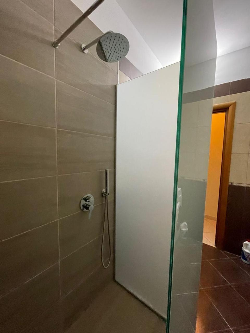 Anisa Apartment 1
