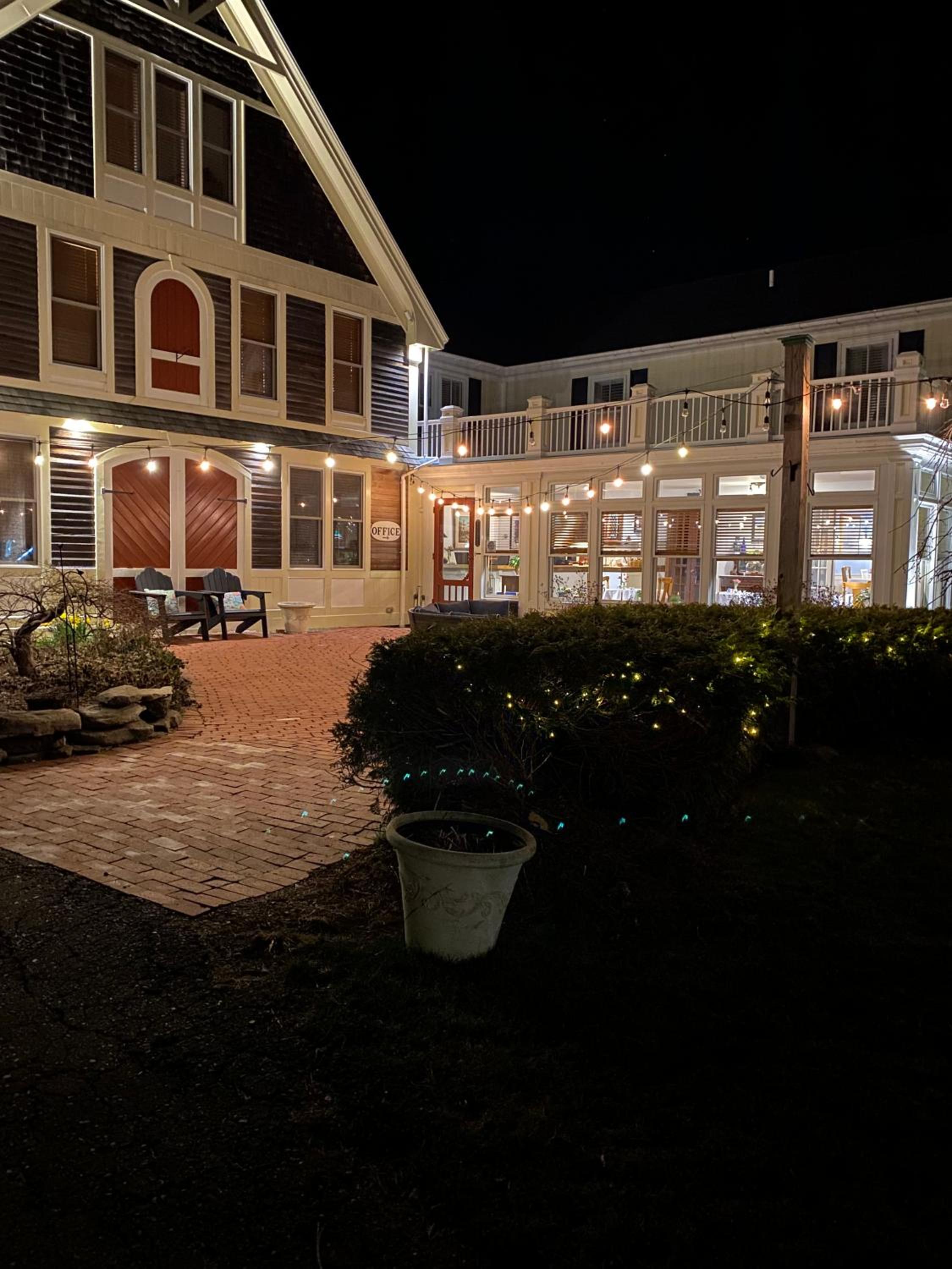 Spouter Inn Bed & Breakfast