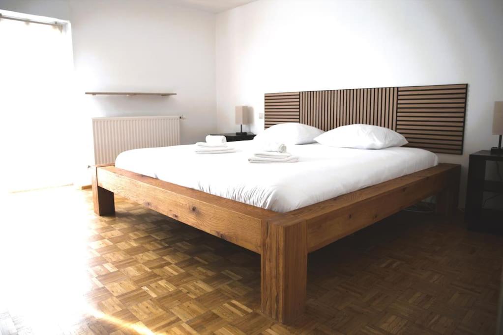 Cozy 3 bedroom house with 11 kw electric car charger view 4