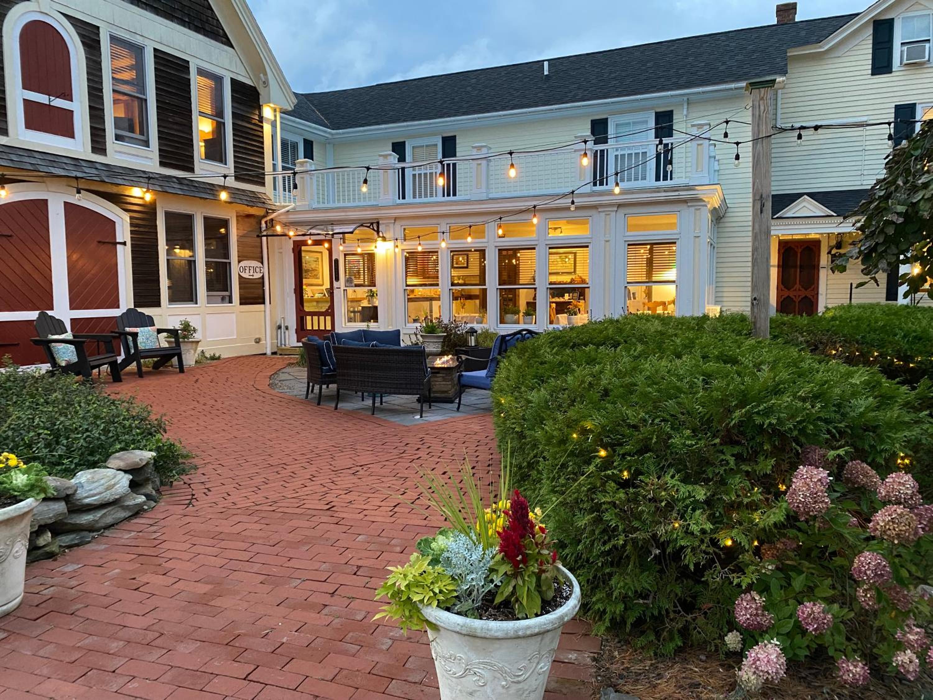 Spouter Inn Bed & Breakfast