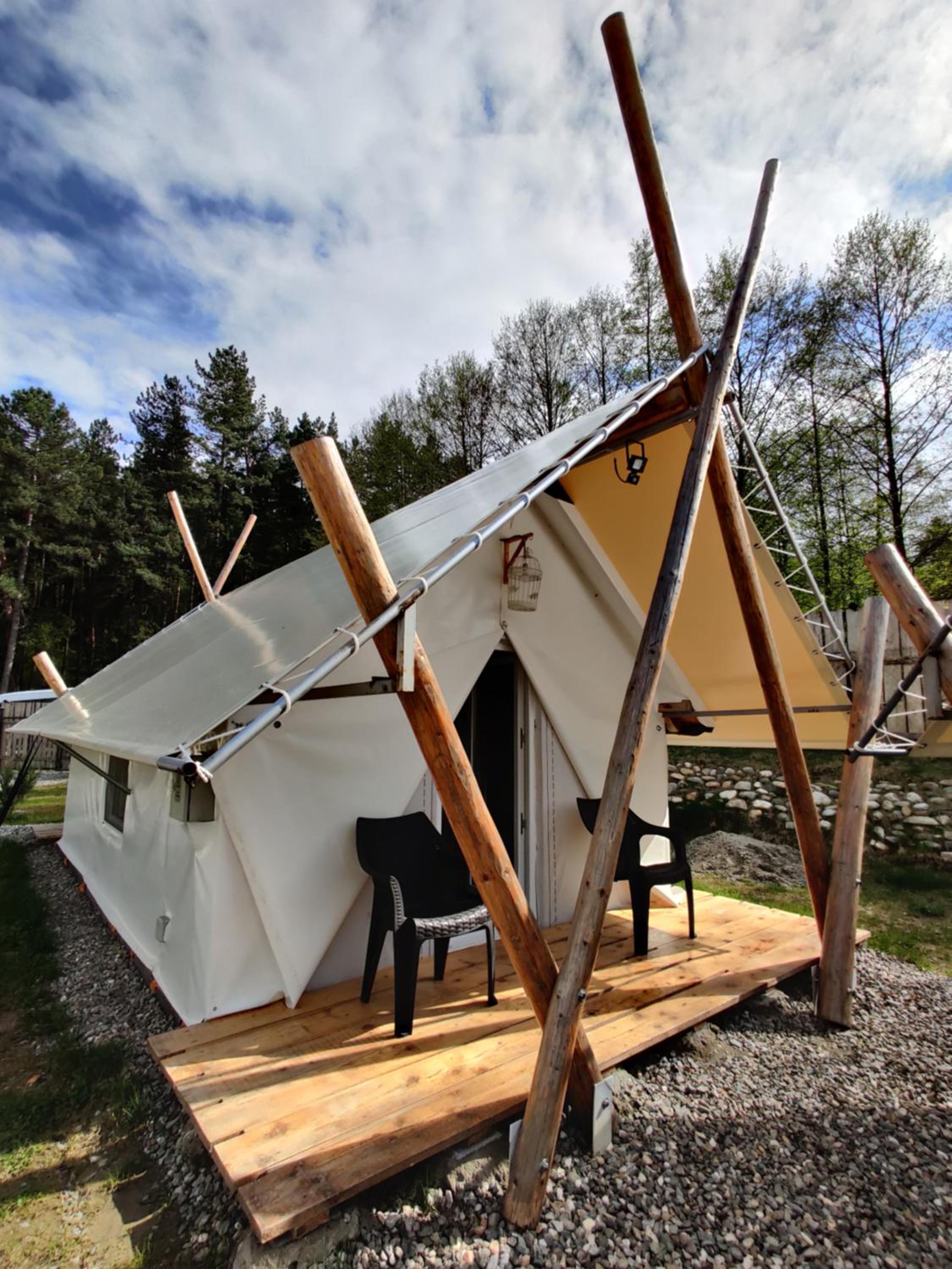 PINIALE GLAMPING TRIB