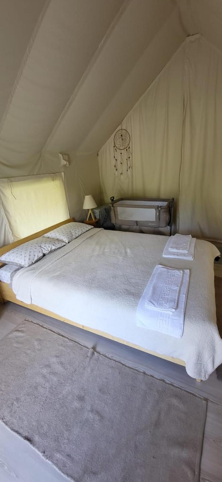 PINIALE GLAMPING TRIB
