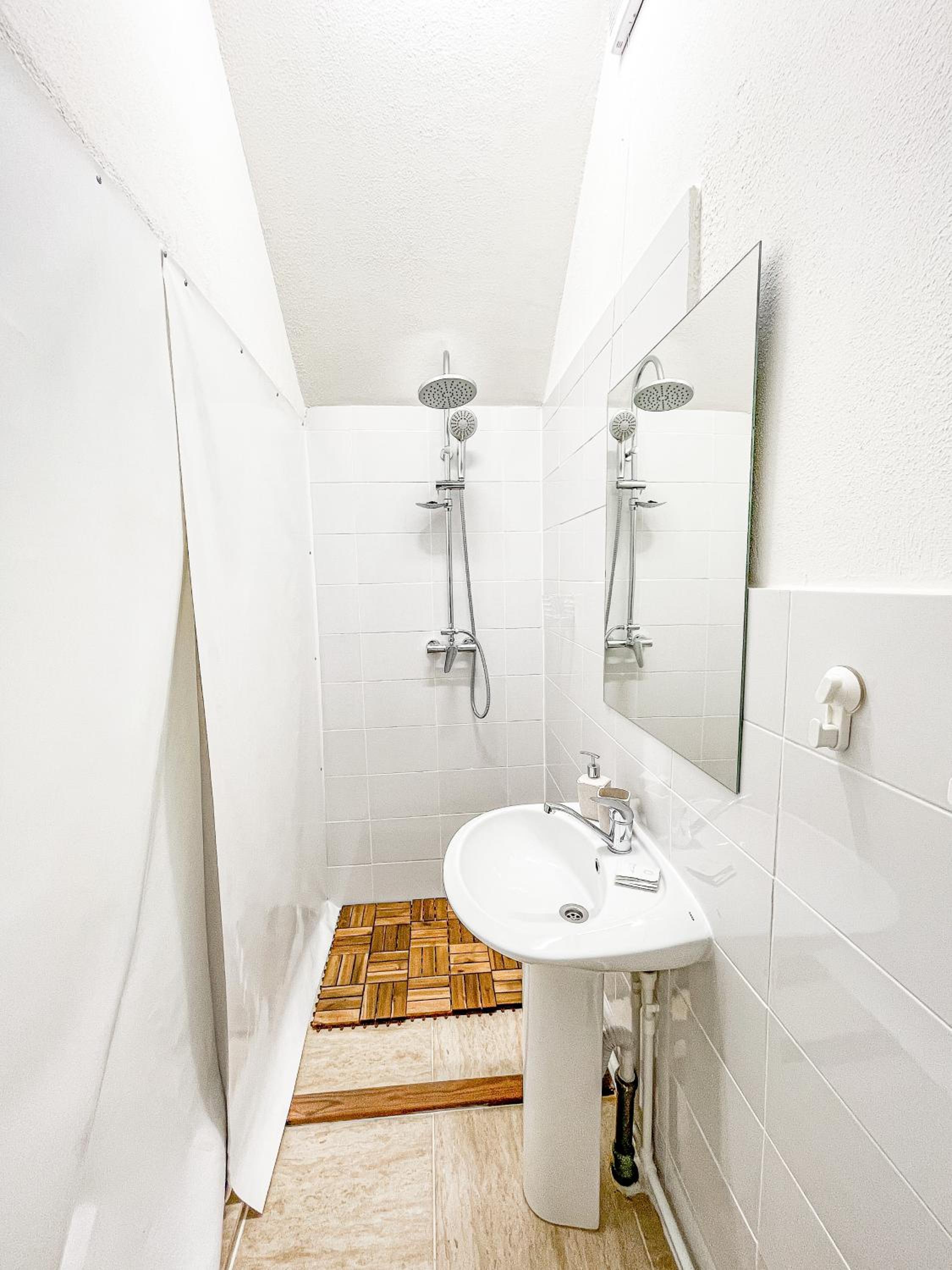 PINIALE GLAMPING TRIB