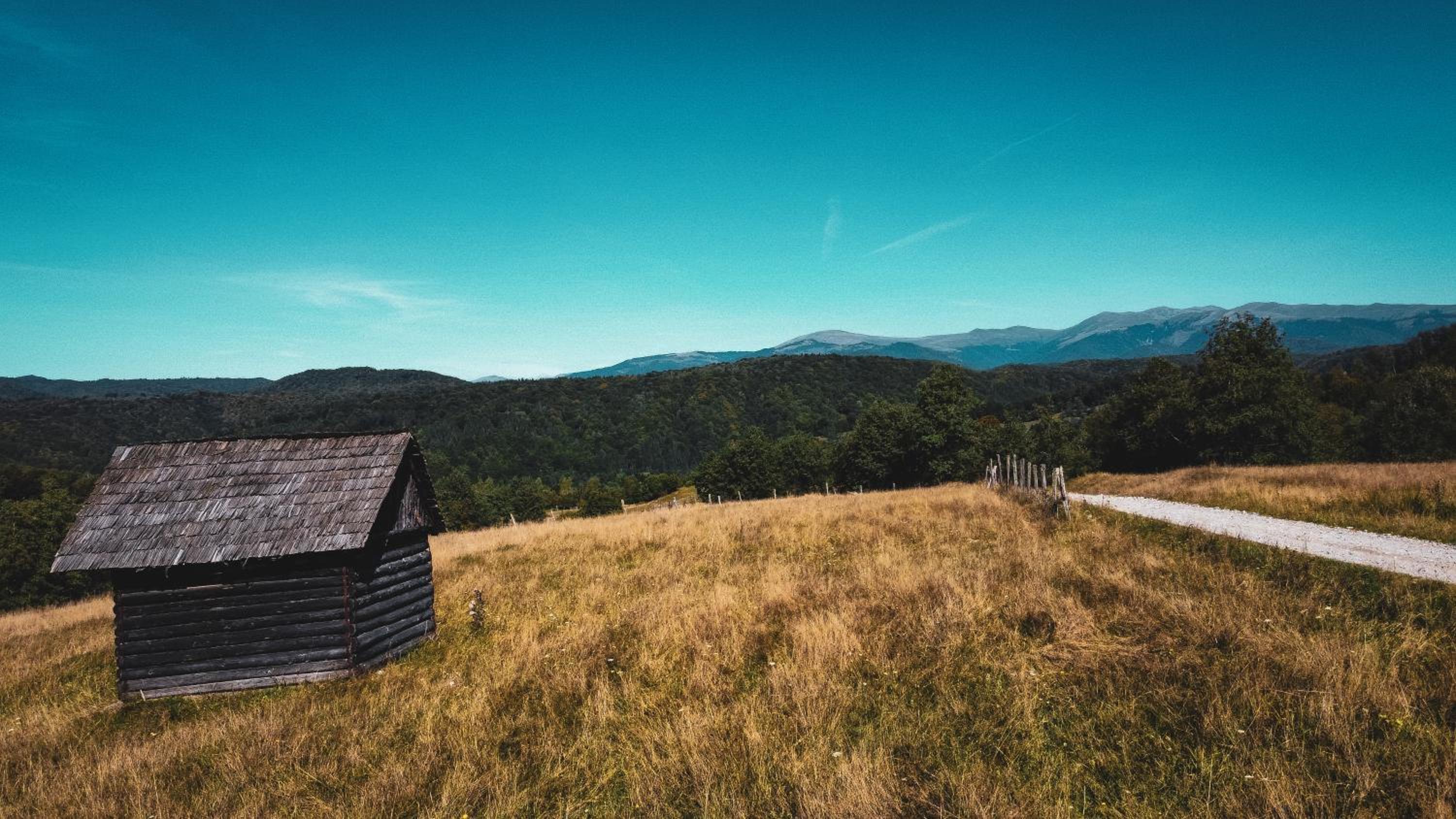 PINIALE GLAMPING TRIB