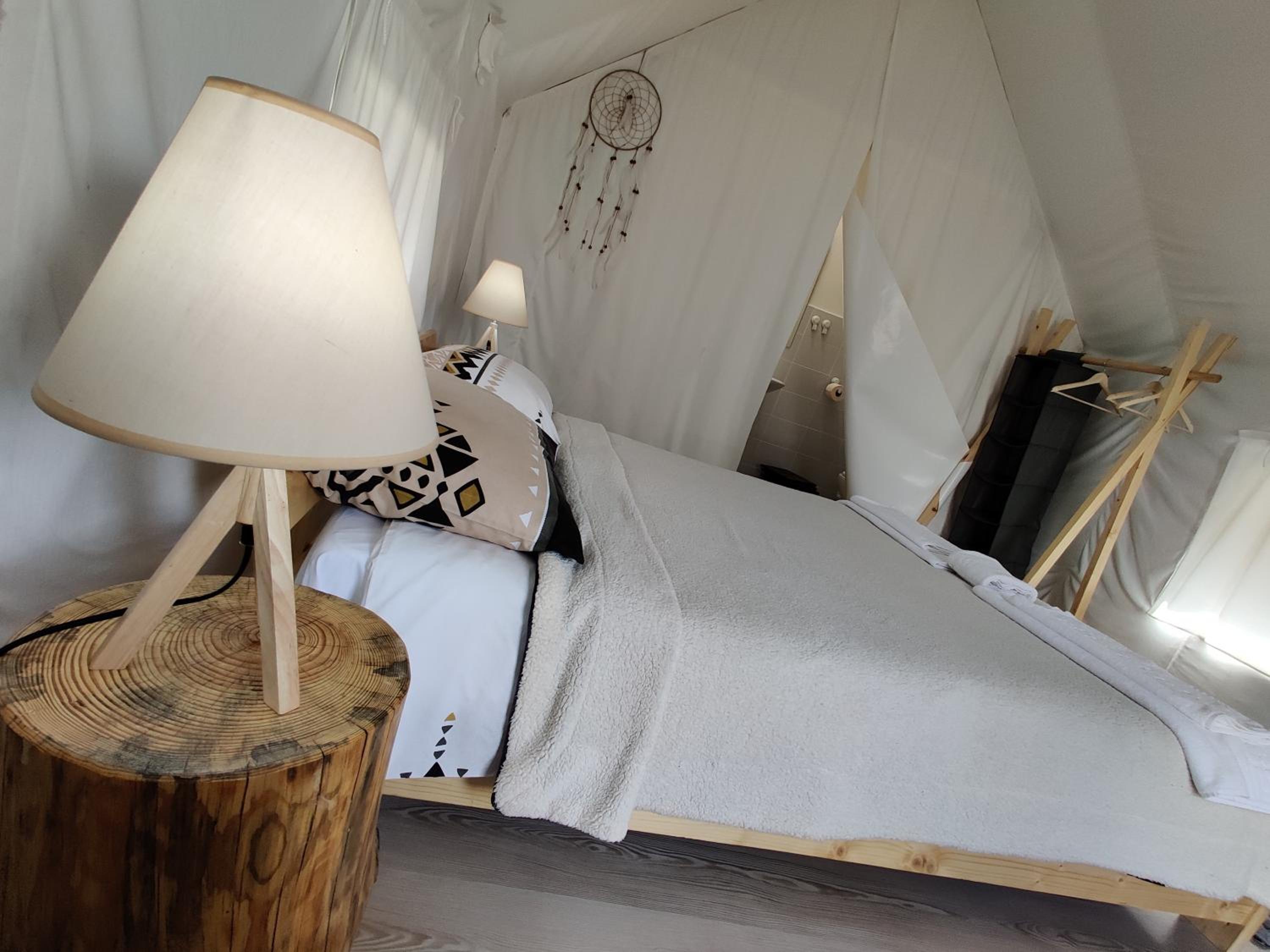 PINIALE GLAMPING TRIB