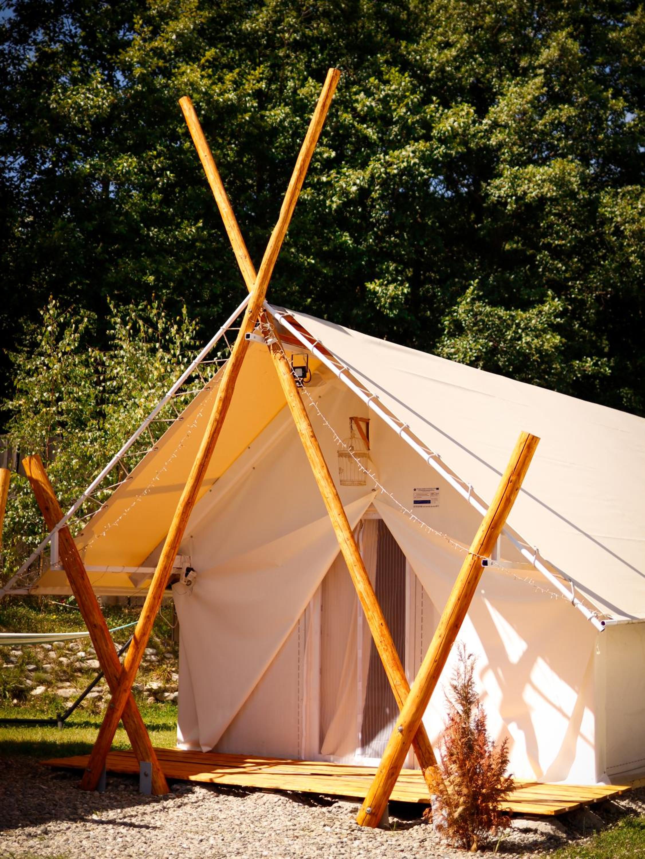 PINIALE GLAMPING TRIB