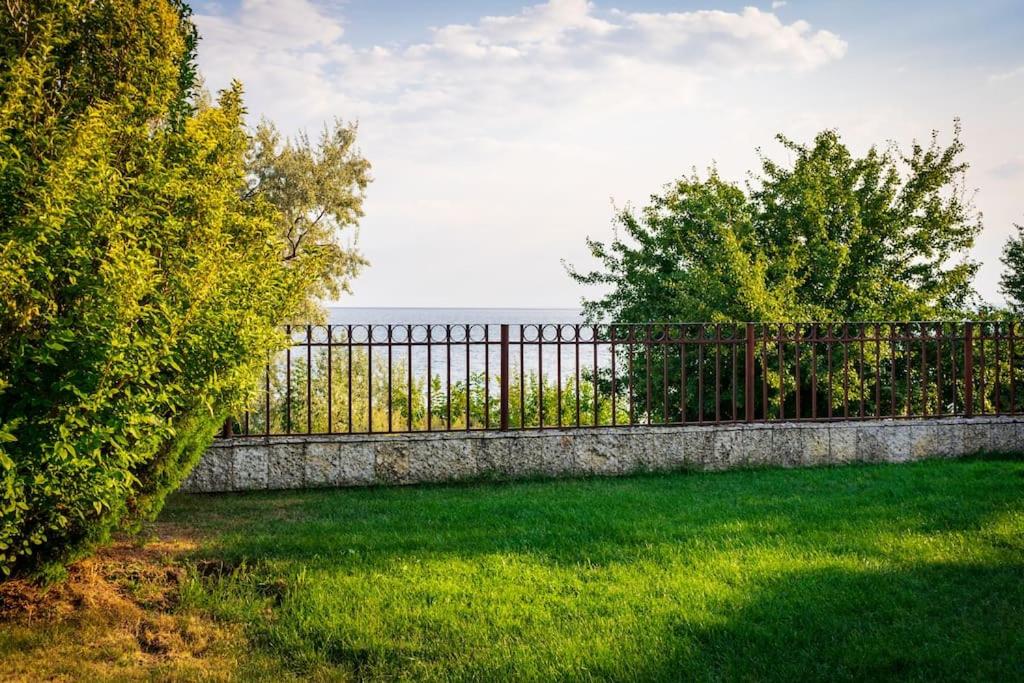 Paradise Corner Topola - 2 bedroom ground floor apartment