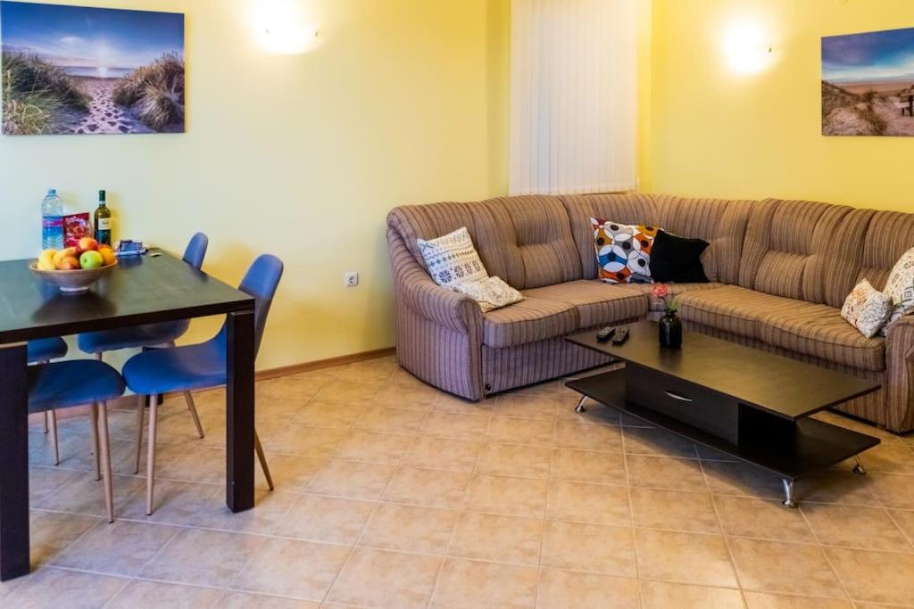 Paradise Corner Topola - 2 bedroom ground floor apartment