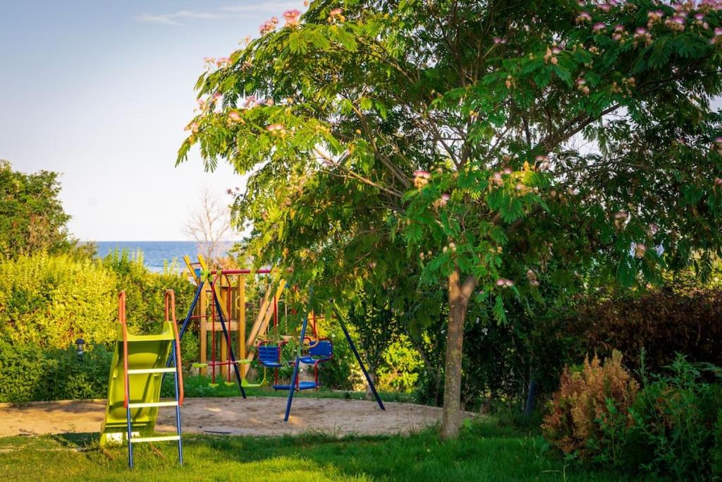 Paradise Corner Topola - 2 bedroom ground floor apartment