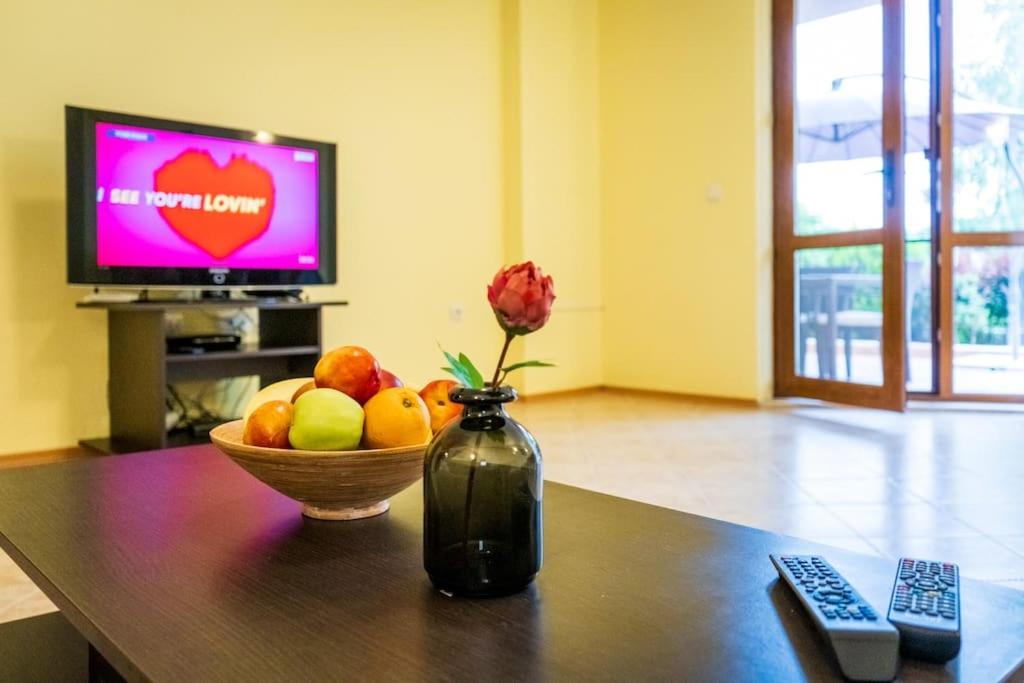 Paradise Corner Topola - 2 bedroom ground floor apartment