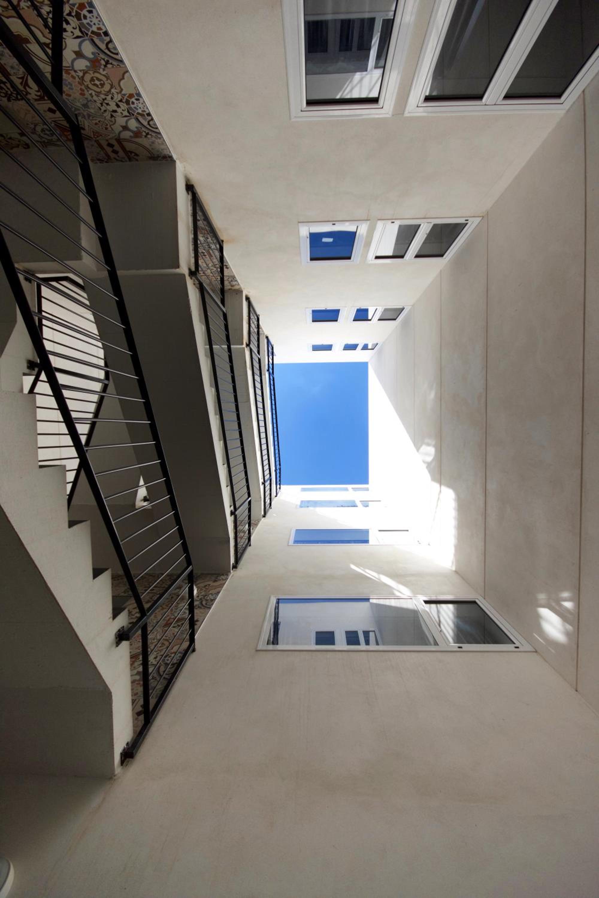 Two bedrooms apartment close to airport