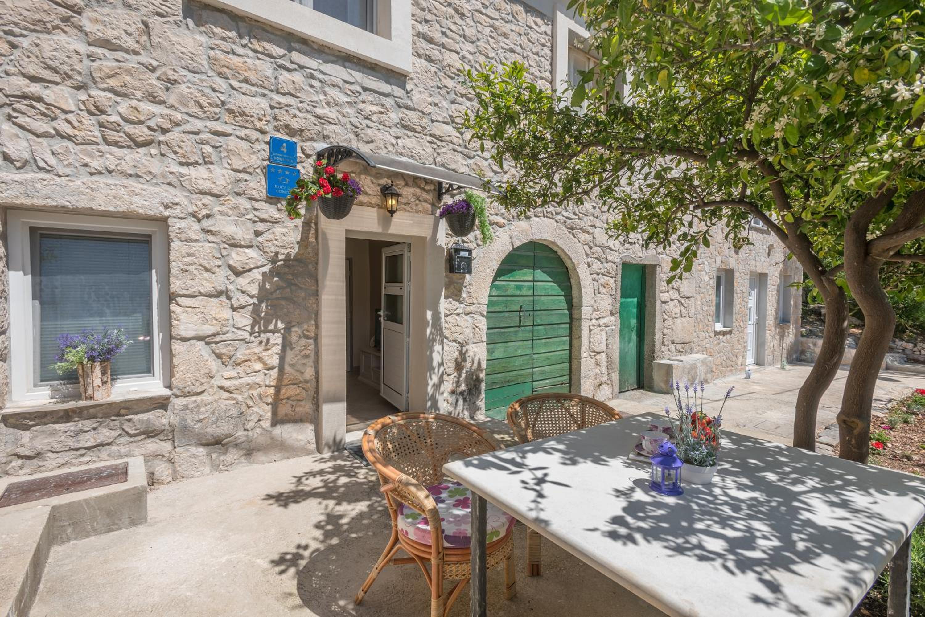 Kuća za odmor LAVANDA view 2