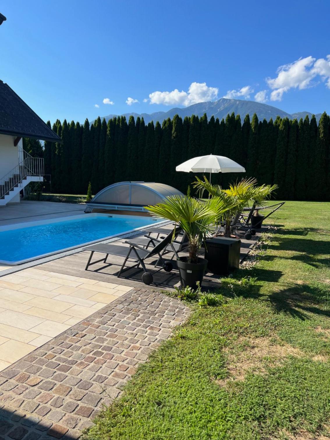 IV Gemütliche Ferienwohnung in Pool-Position