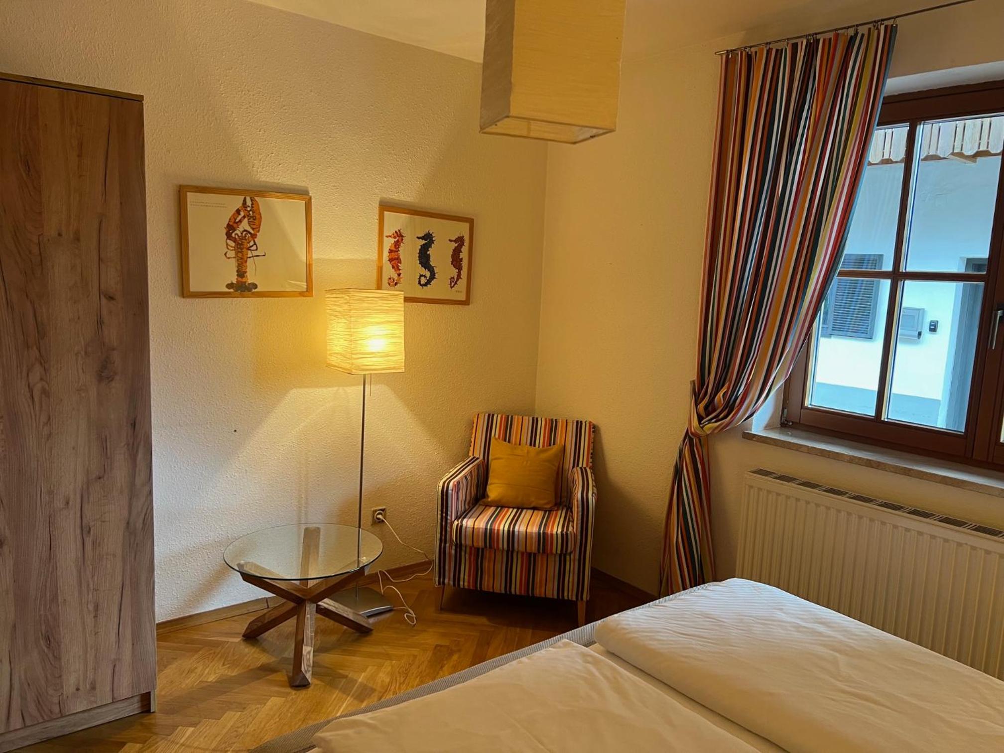 IV Gemütliche Ferienwohnung in Pool-Position