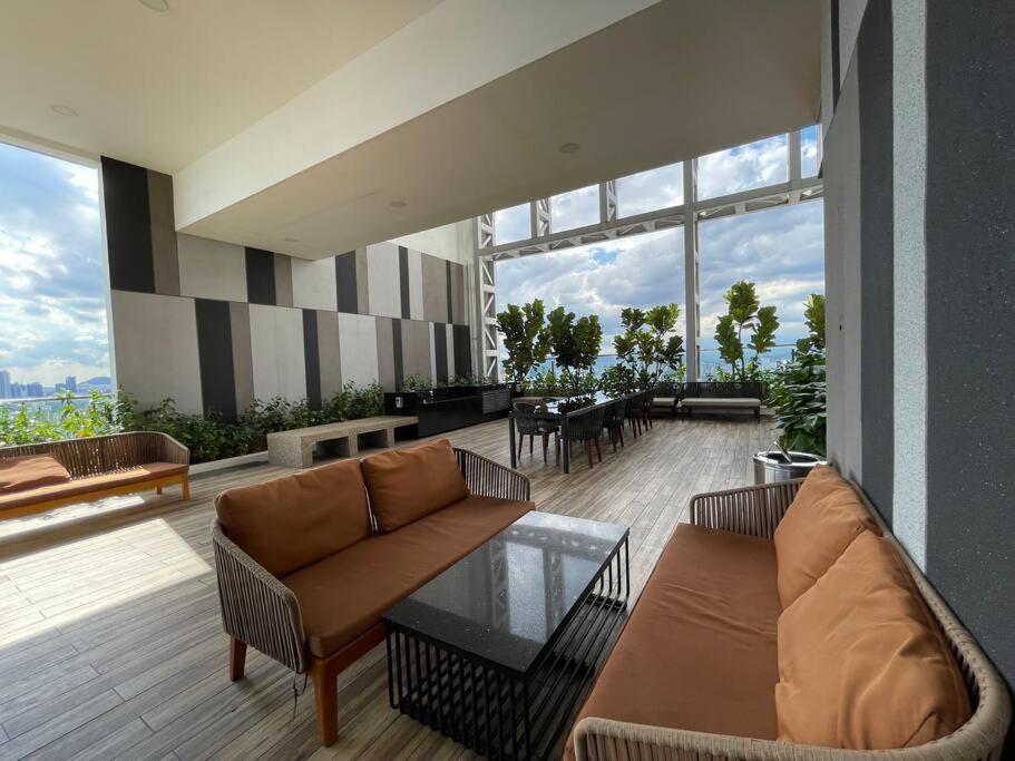 The Luxe & The Colony Infinitum by Romeo Bnb