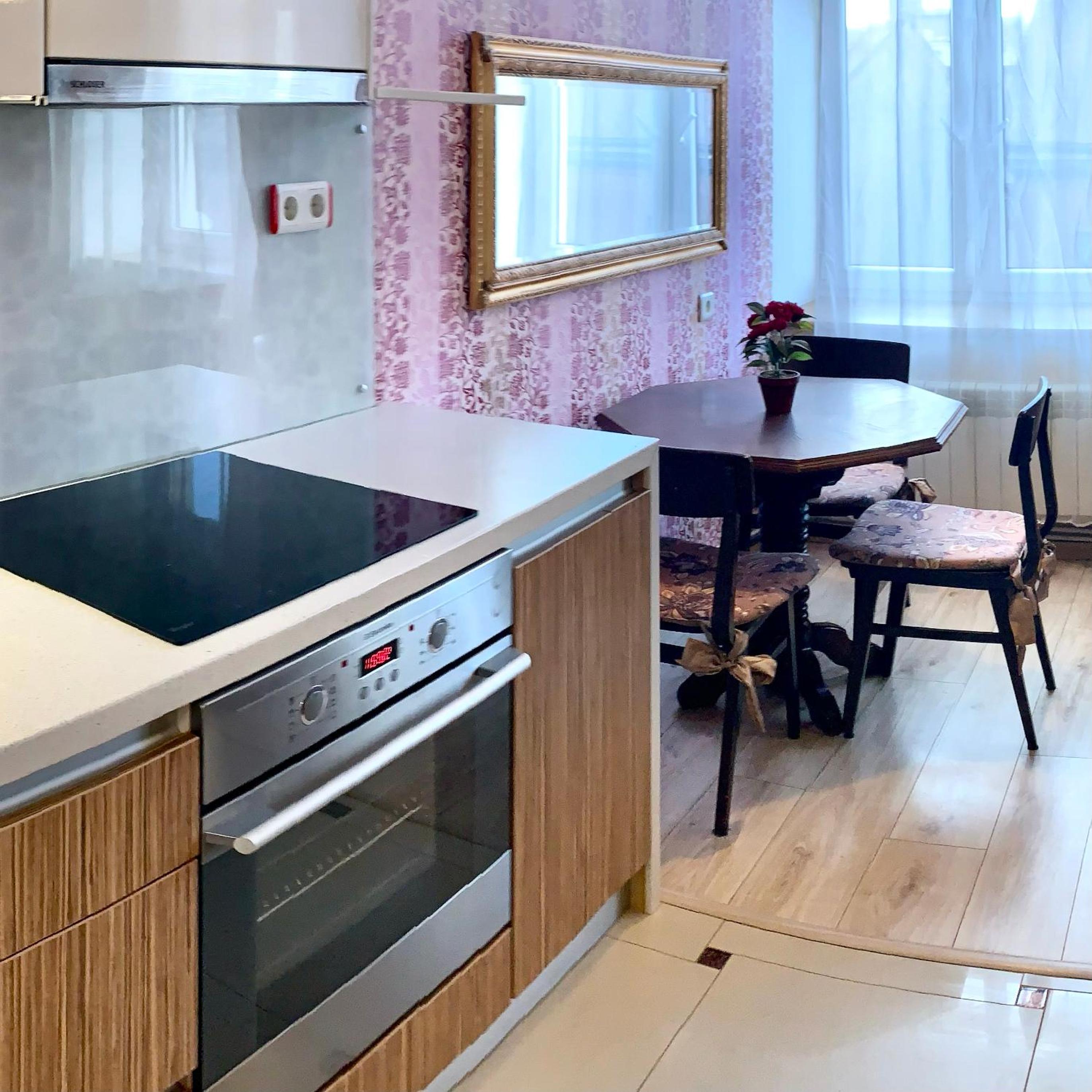 Fresh&Cozy apartment, parking free, 15 min walk to center view 3