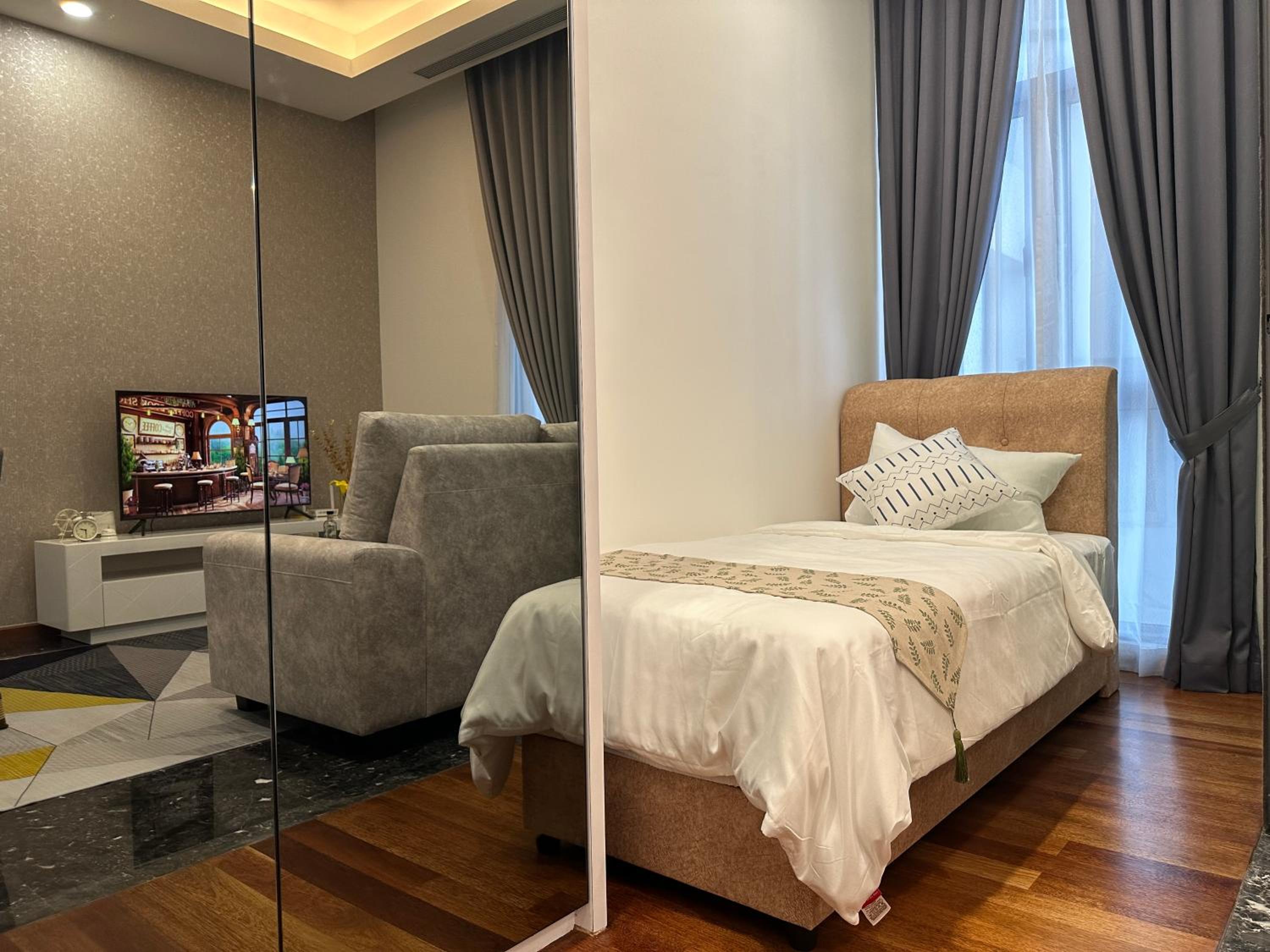 Royce Residences by Romeo Bnb