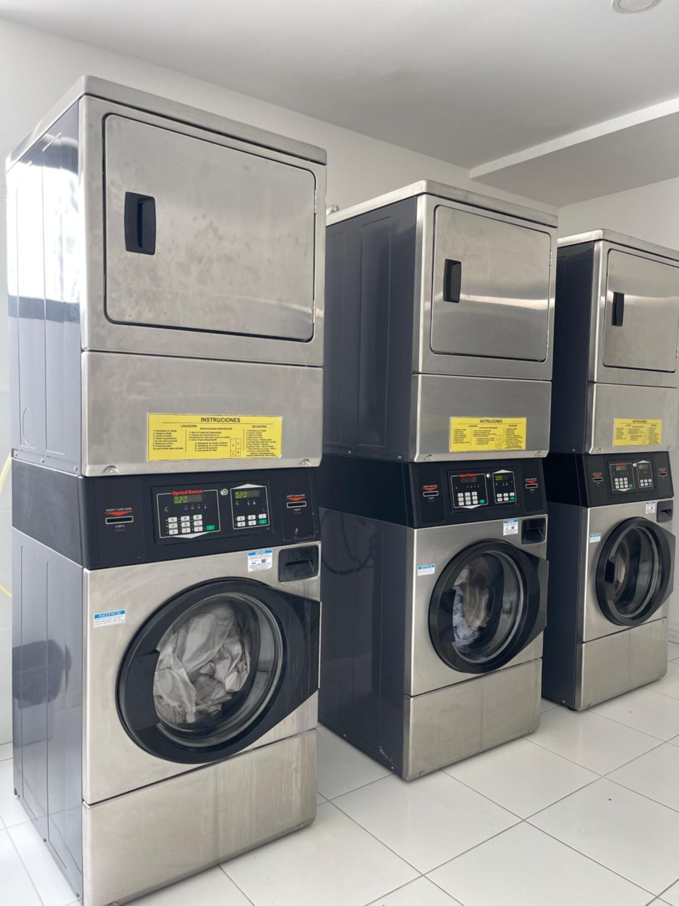 ¡ACOGEDOR DEPTO. DE 2 DORMITORIOS CON PISCINA!