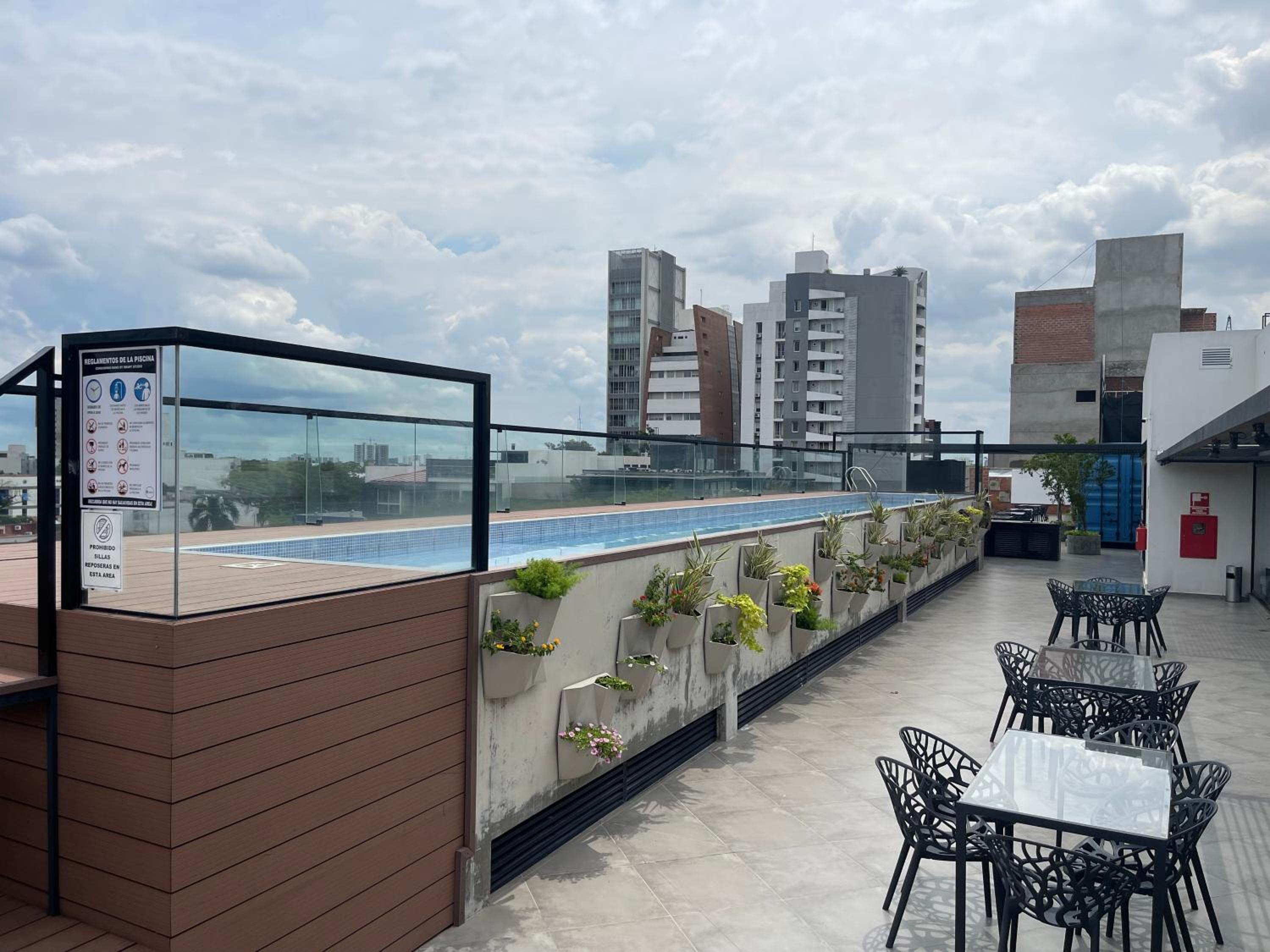 ¡ACOGEDOR DEPTO. DE 2 DORMITORIOS CON PISCINA!