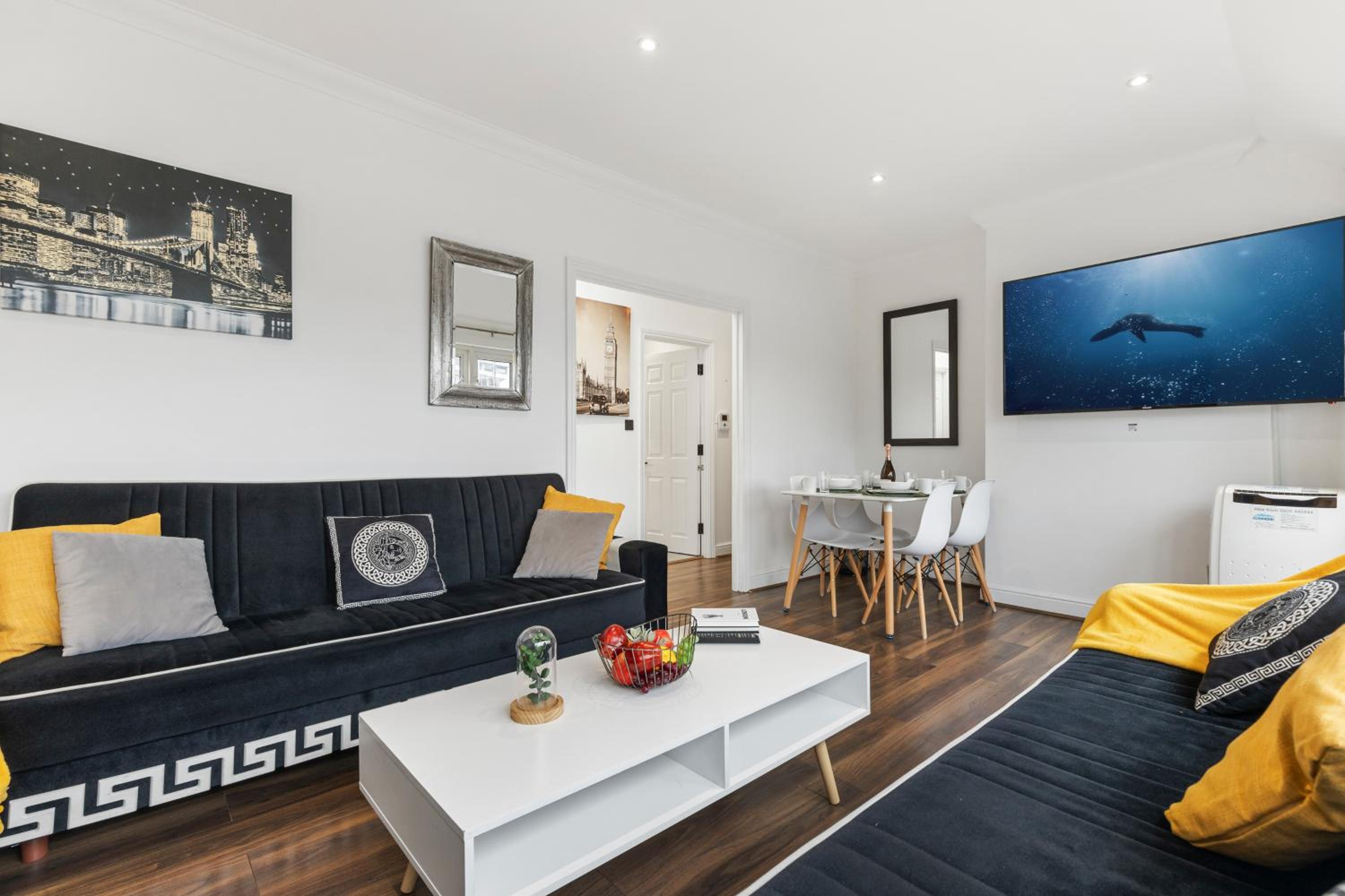 Luxurious 2-Bedroom Penthouse In Marble Arch -65GC