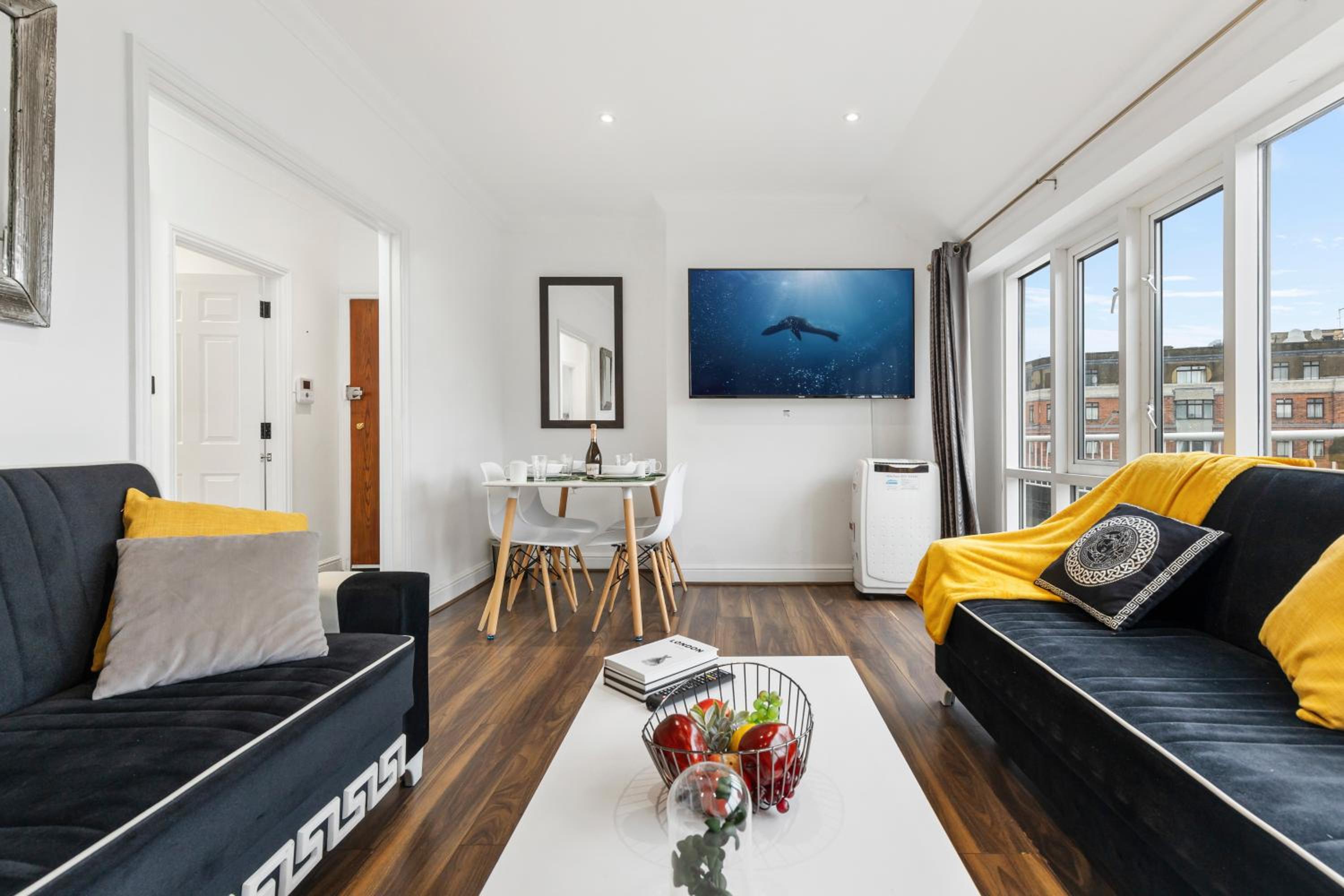 Luxurious 2-Bedroom Penthouse In Marble Arch -65GC