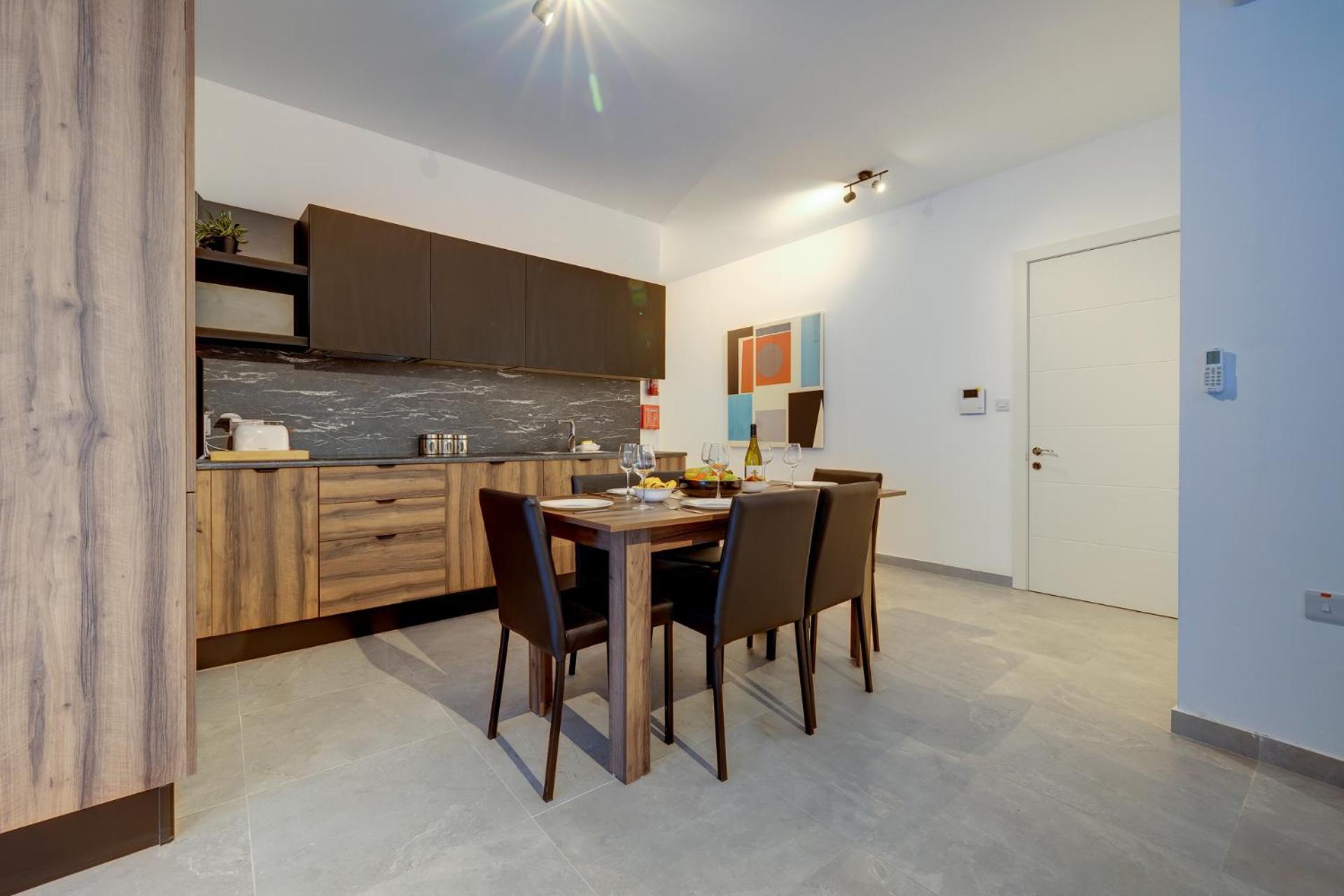 Salmar Court Holiday Apartments with Pool by Buena Vista