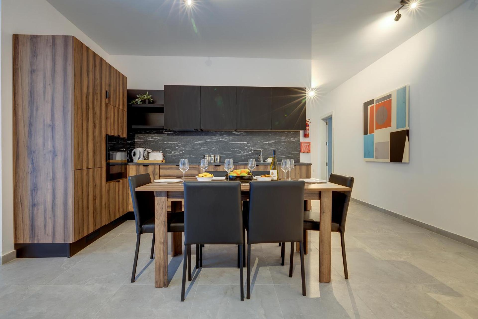 Salmar Court Holiday Apartments with Pool by Buena Vista