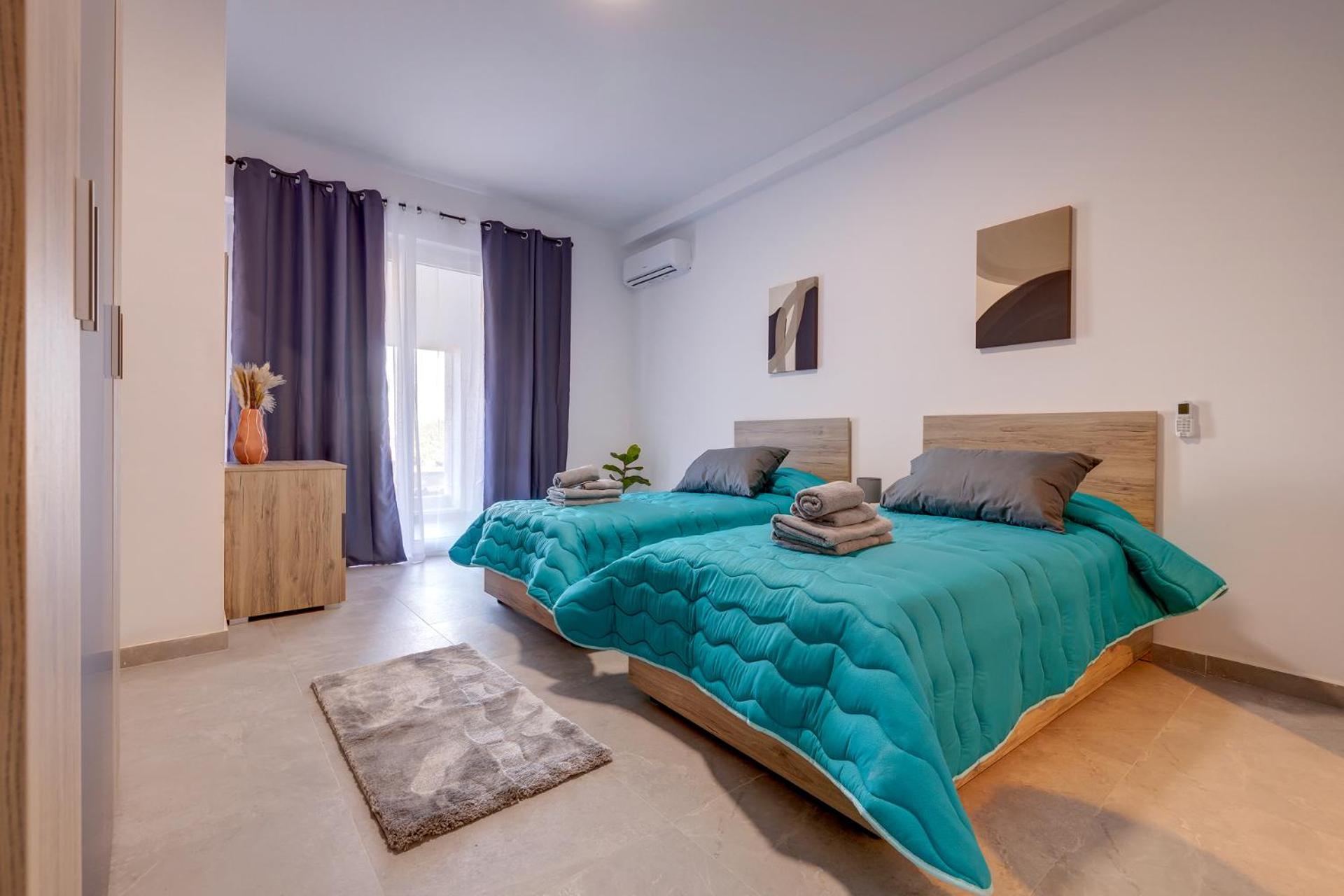 Salmar Court Holiday Apartments with Pool by Buena Vista